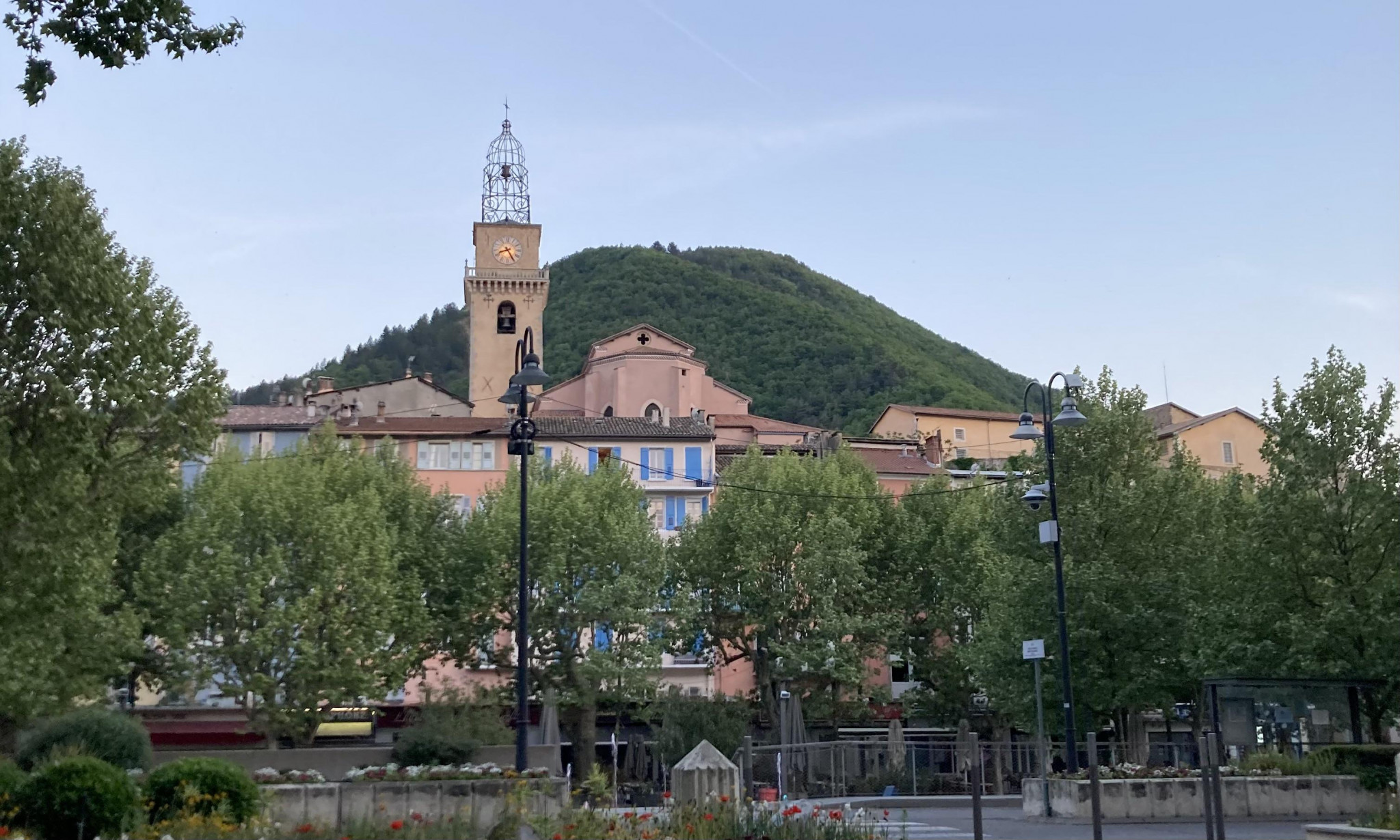 Une femme poignardée en plein centre-ville de Digne-les-Bains