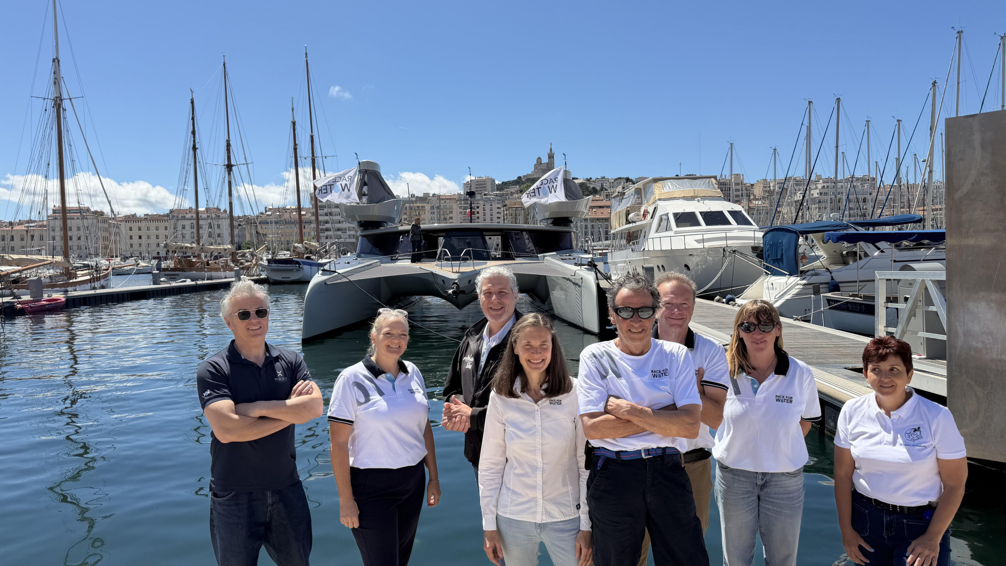 Un catamaran écologique en escale au Vieux-Port