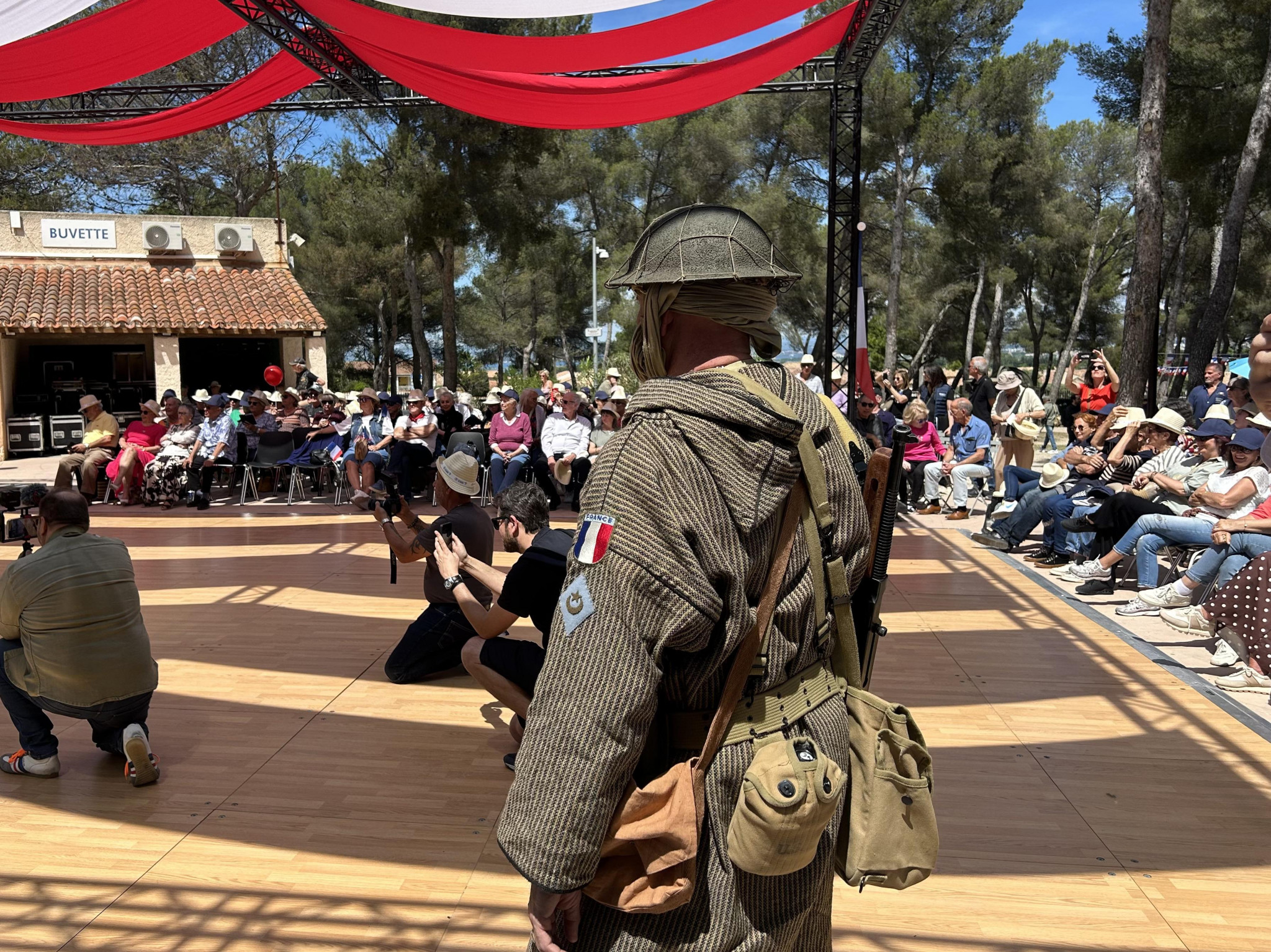 Un bal patriotique pour commémorer la victoire en toute convivialité