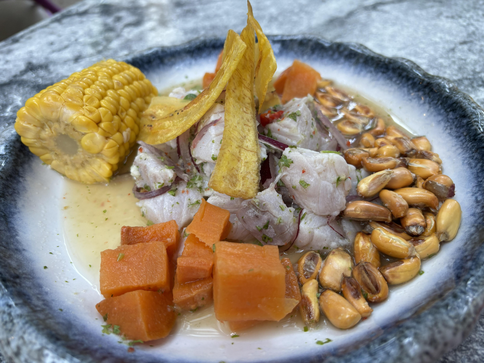 [On passe à table] Le ceviche traditionnel péruvien au leche de tigre