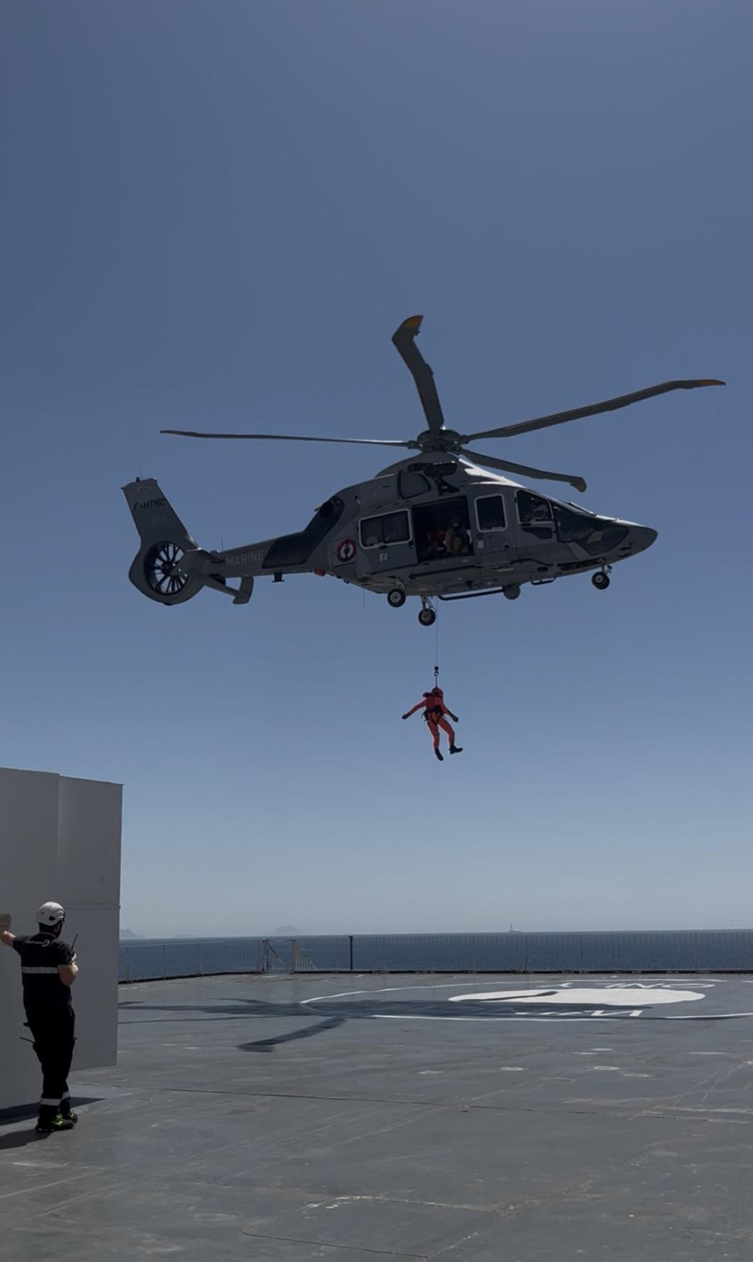 Un exercice de sauvetage de force majeure sur un ferry