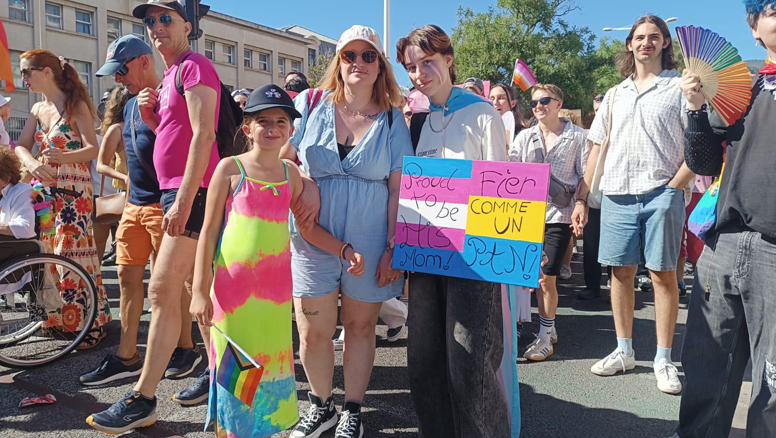 2000 personnes ont coloré les rues de Toulon pour la Marche des fiertés
