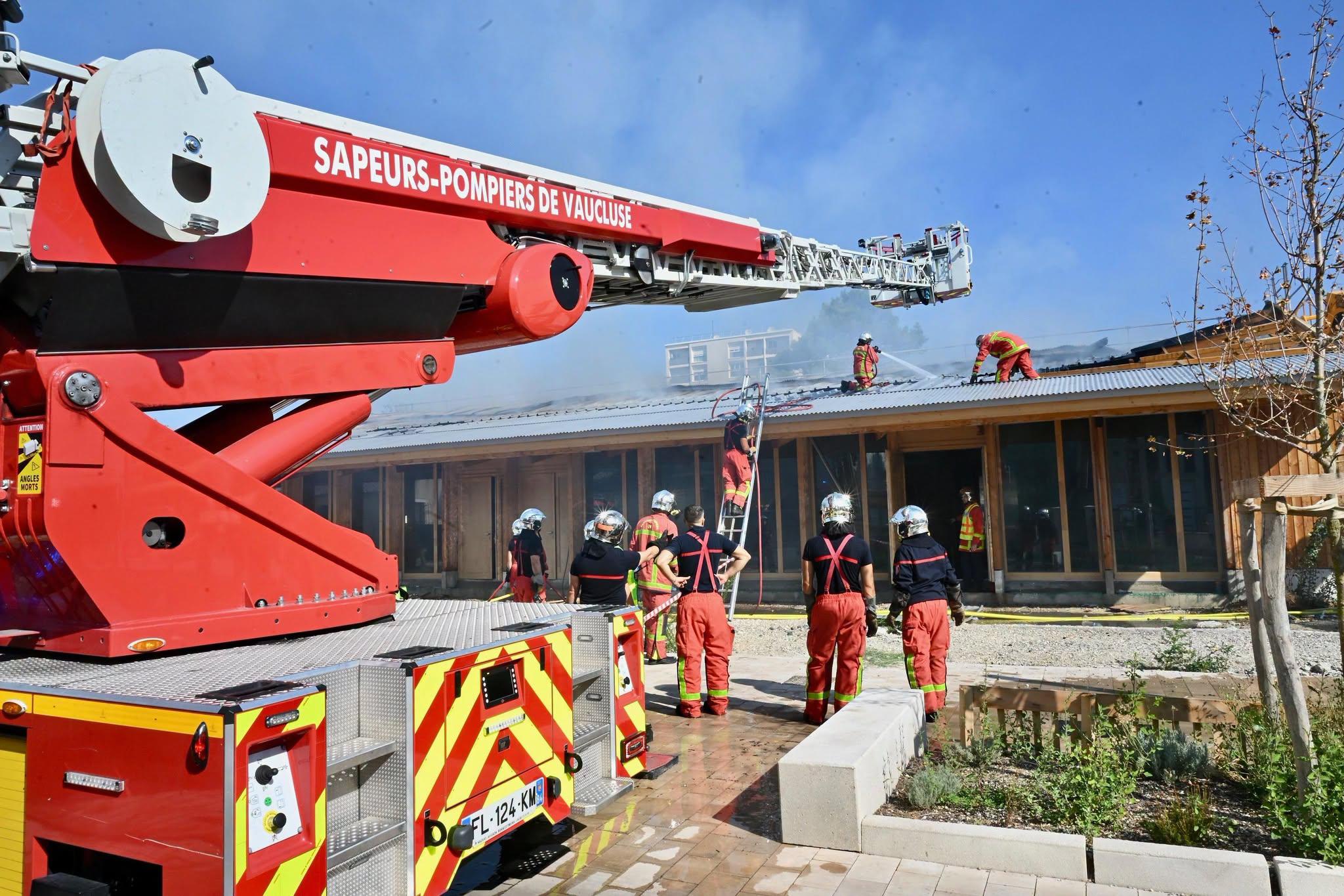 Un incendie frappe un bâtiment de l’école des Grands Cyprès à Avignon