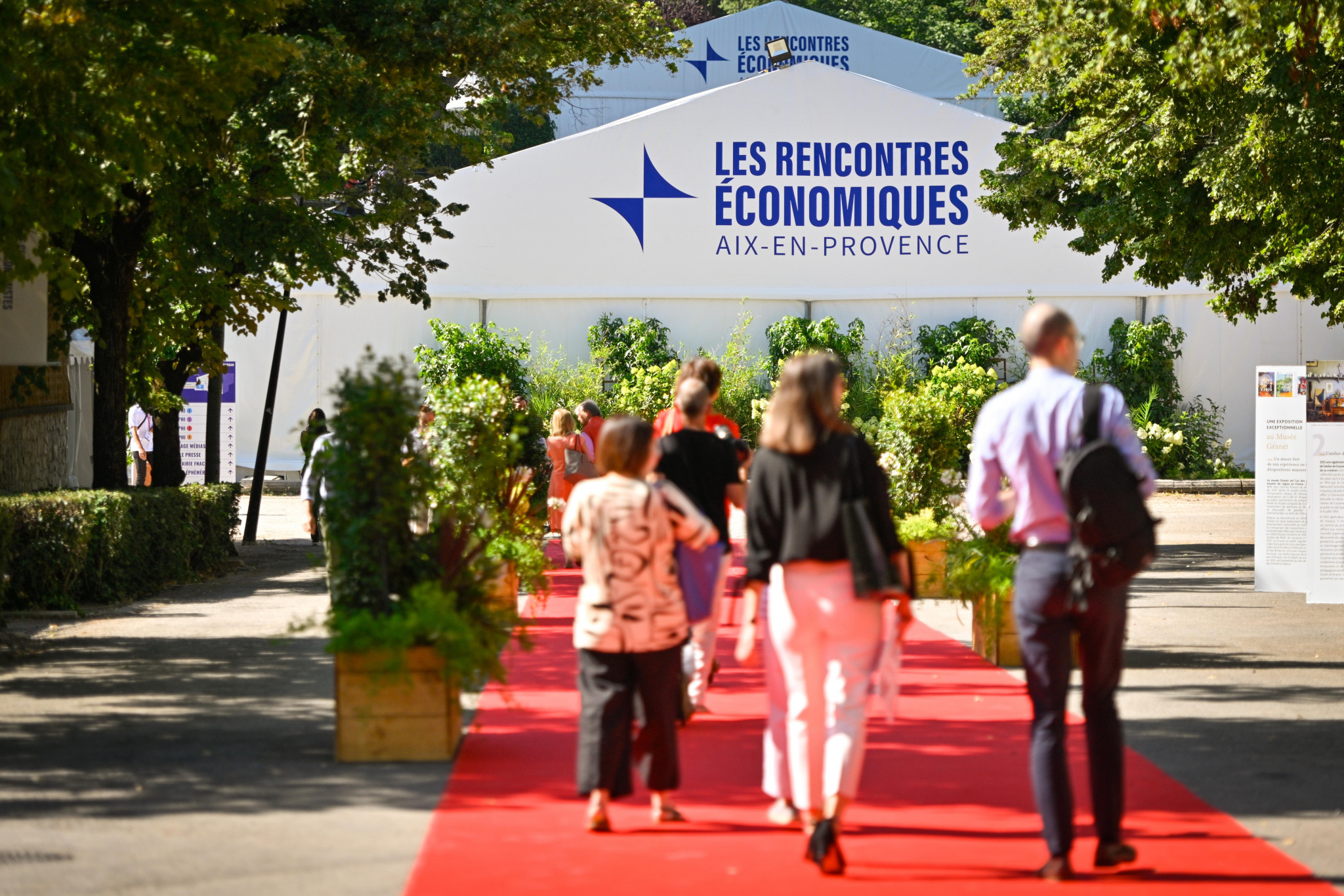 Des rencontres économiques très politiques