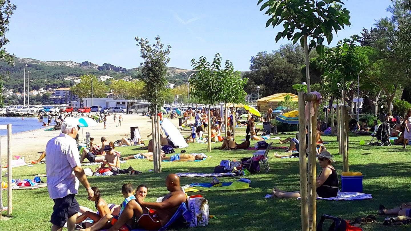 [C’est l’été] La plage de Ferrières au centre-ville de Martigues
