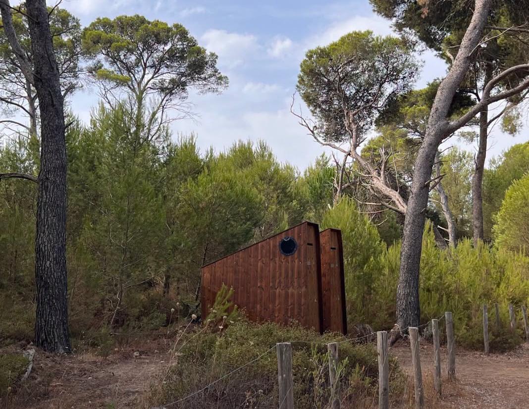 À Hyères, des toilettes sèches pour préserver la plage