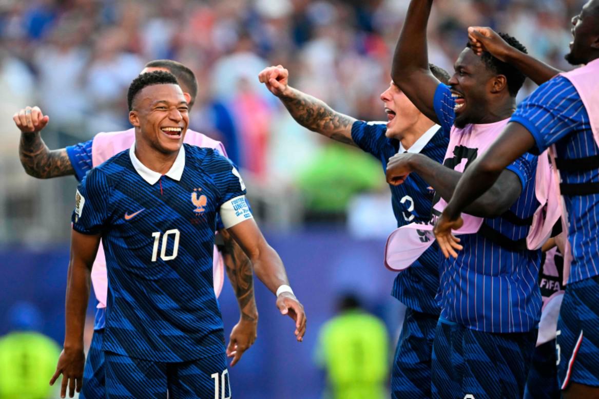 Les Bleus évitent le piège paraguayen et attendent le Maroc