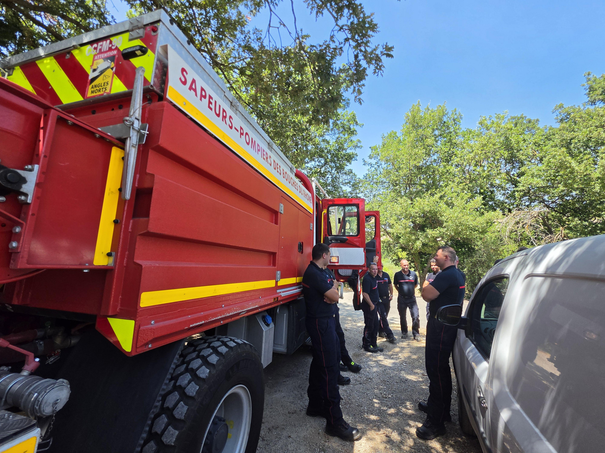 Des soldats du feu en alerte maximale dans les massifs