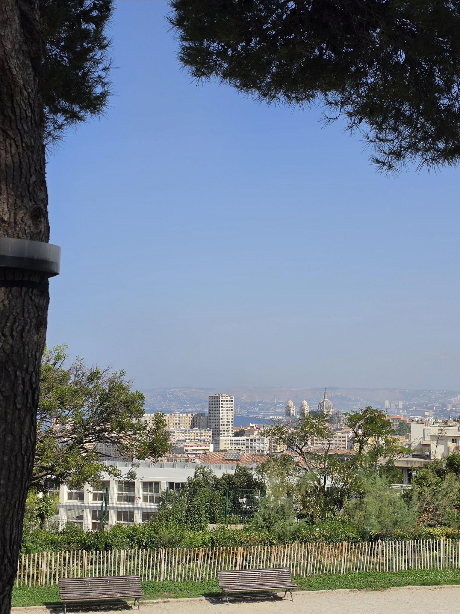 [C’est l’été] Le jardin de la colline Puget à Marseille