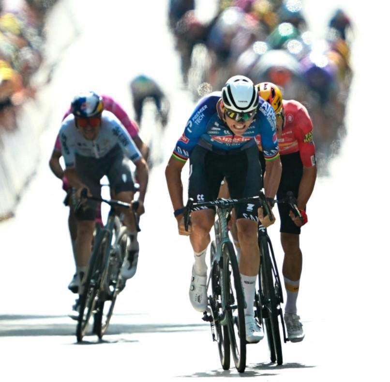 Mathieu van der Poel plus fort que la canicule