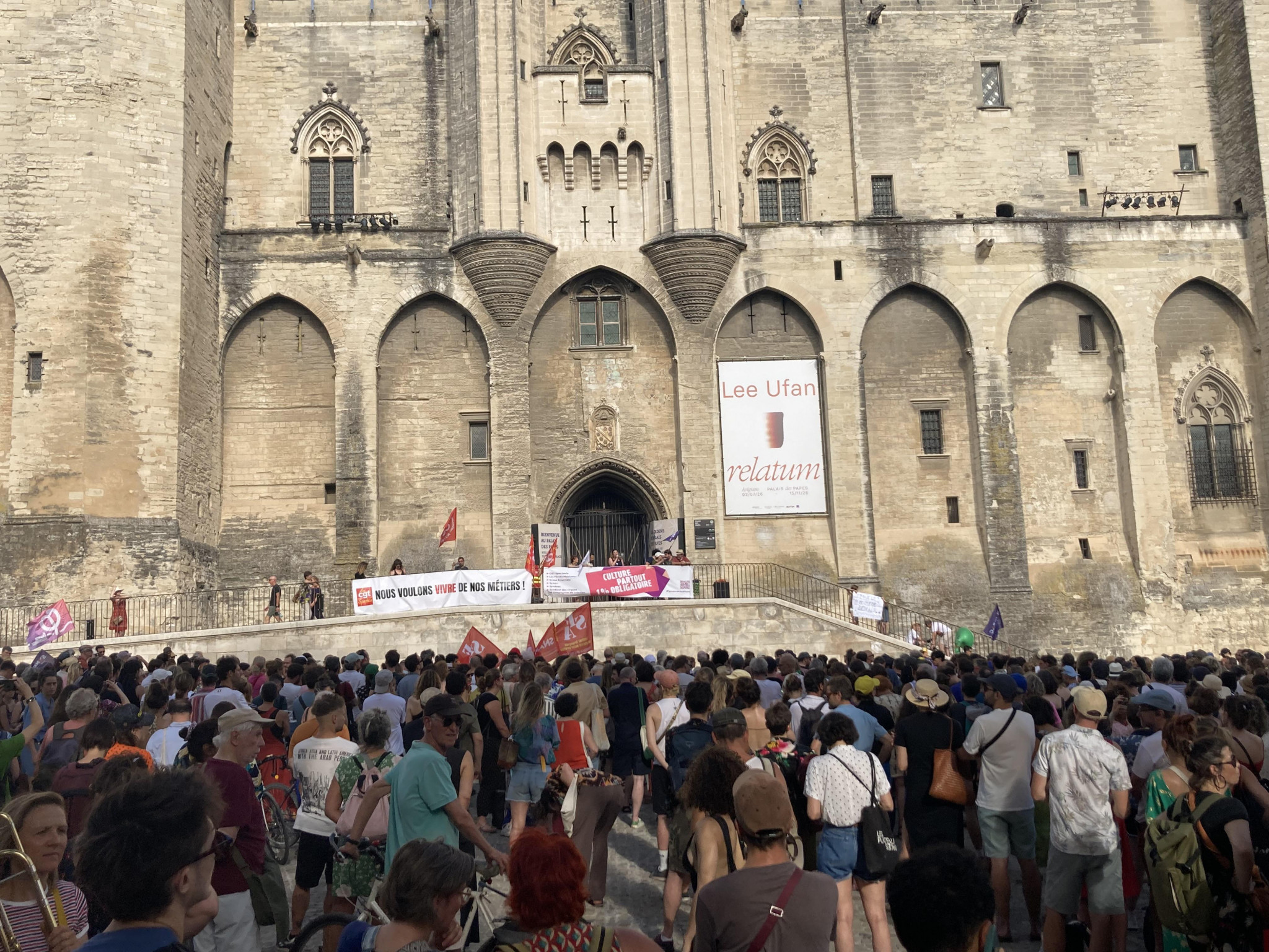 À Avignon, le monde culturel maintient la pression sur le gouvernement