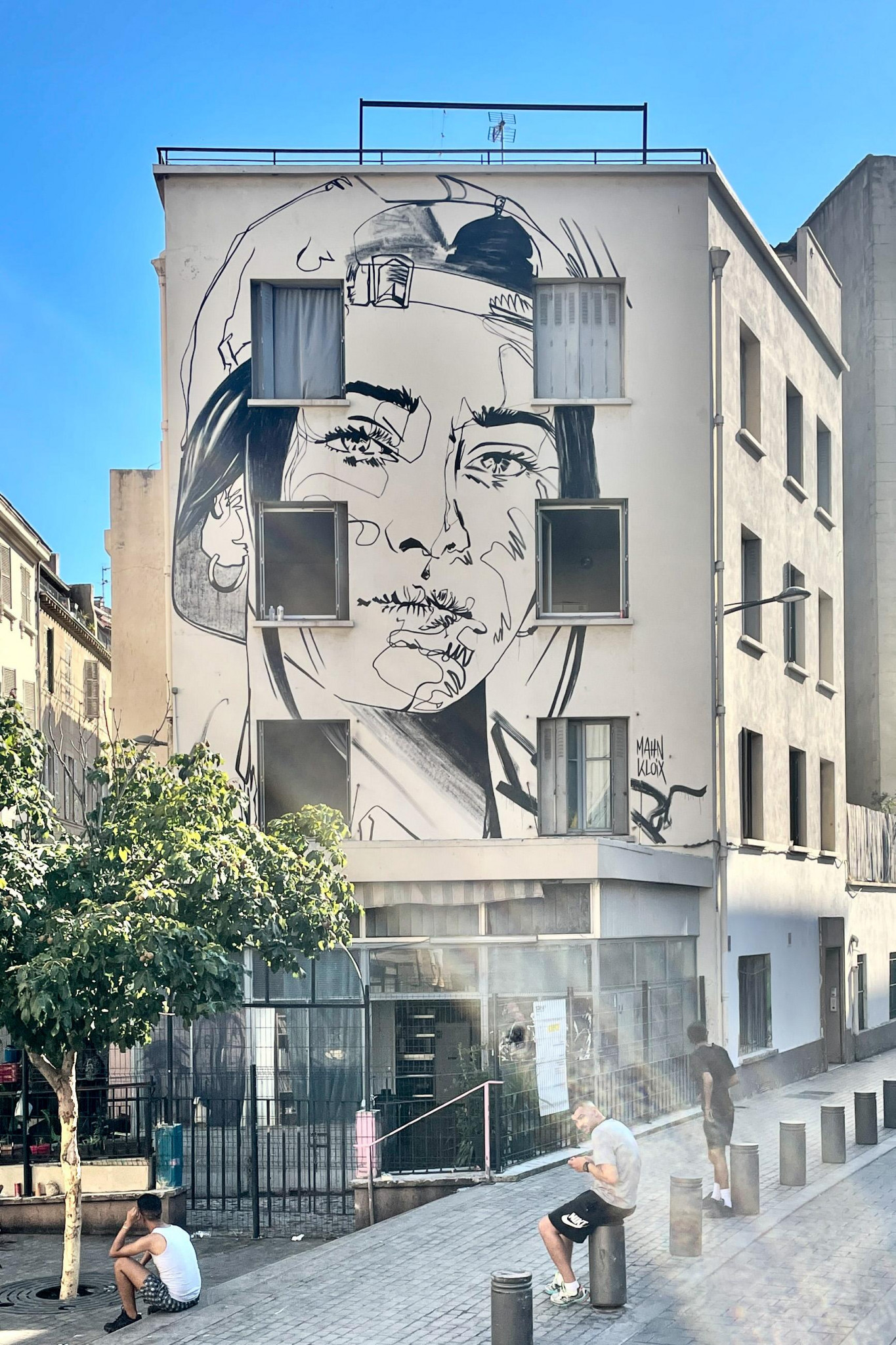 Mahn Kloix signe une fresque à Belsunce