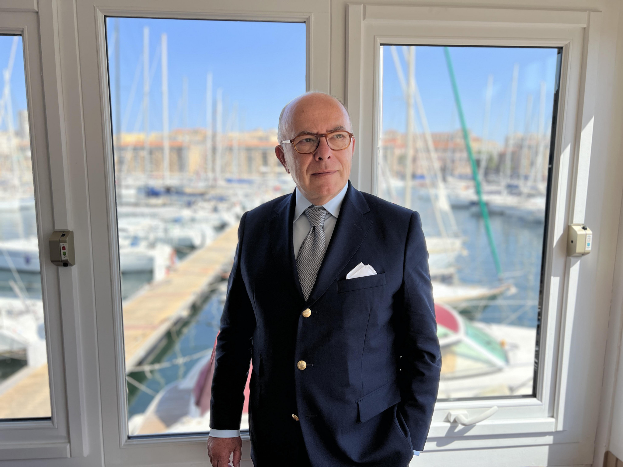 Bernard Cazeneuve voudrait se poser en rassembleur