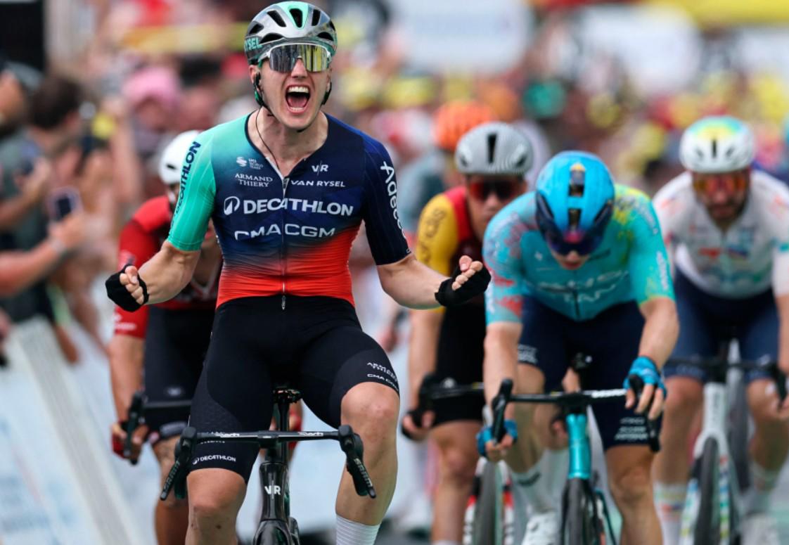 Olav Kooij sort du bois pour régler le sprint à Pau