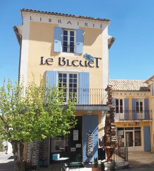 [C’est l’été] À Banon, une programmation riche pour la librairie Le Bleuet