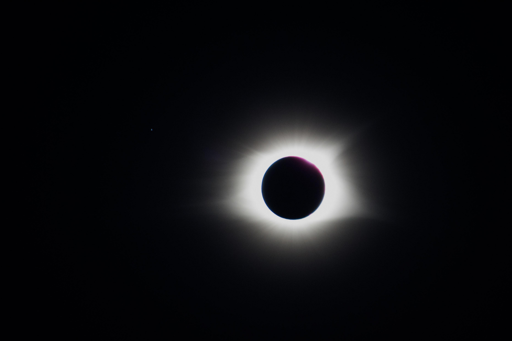 Observer la rarissime éclipse solaire en pleine ville