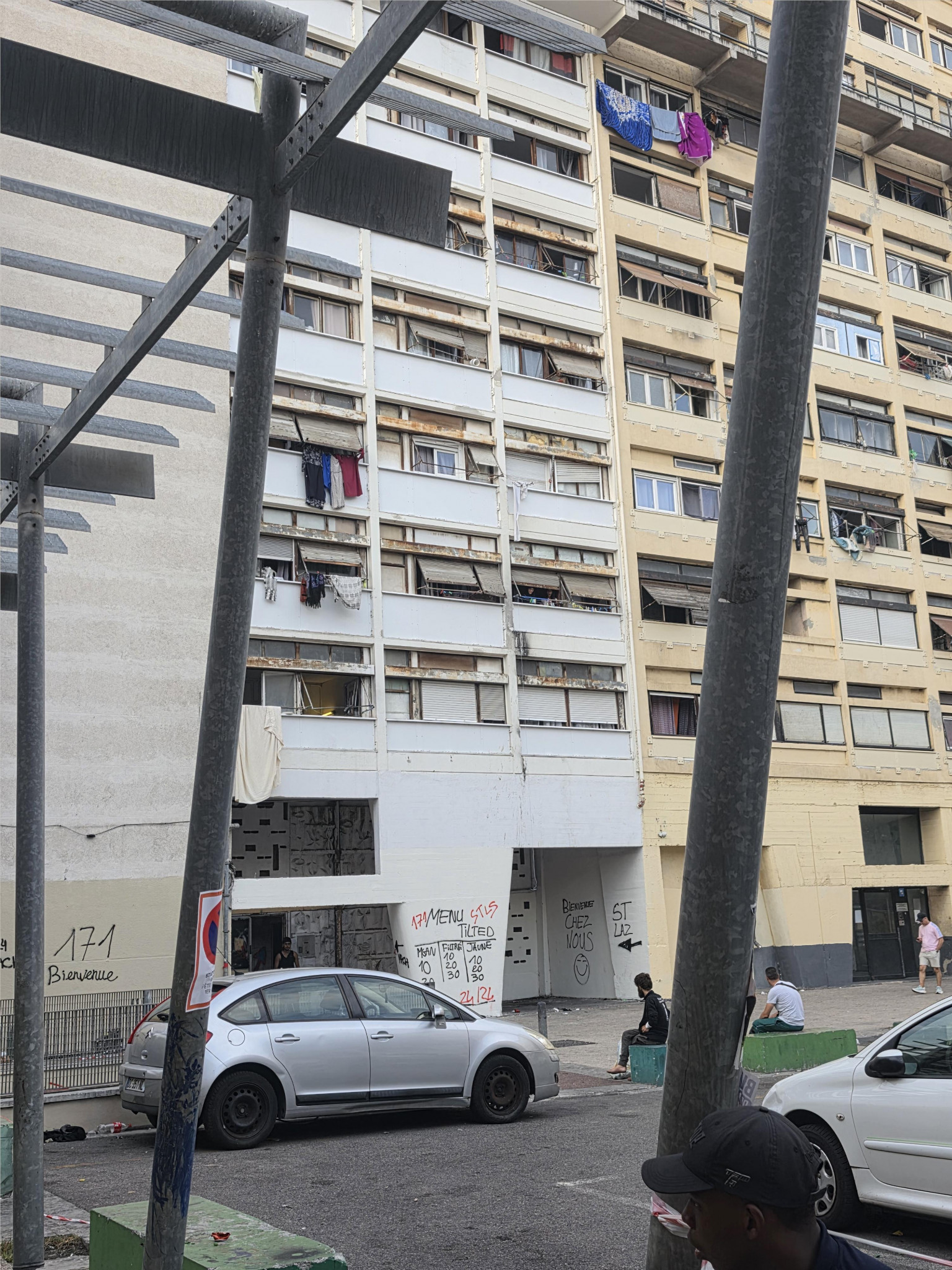 Marseille : un ex boxeur blessé par balles à Bel Horizon
