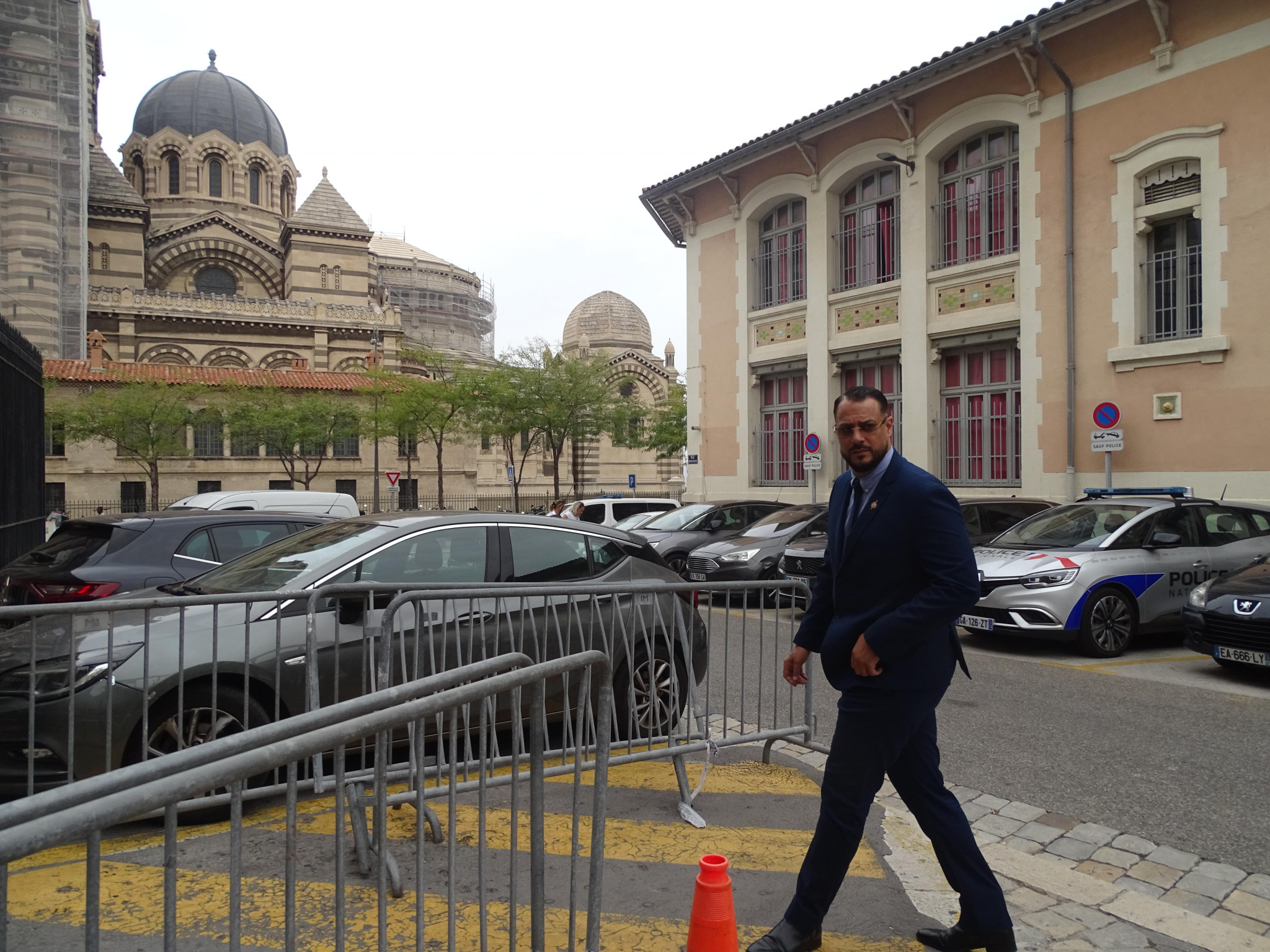 Après les plaintes, Delogu en garde à vue
