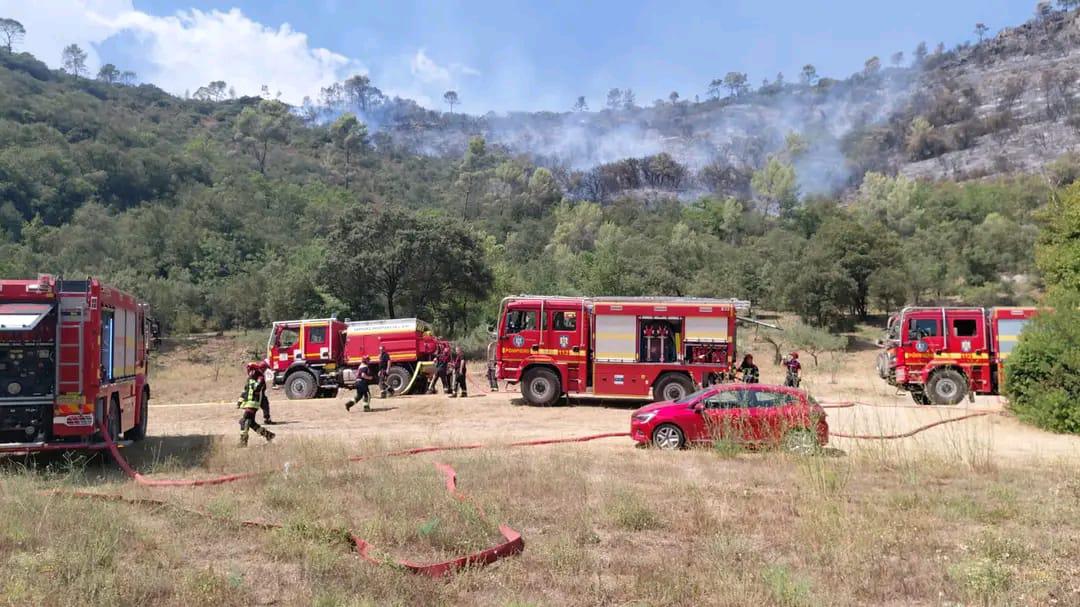 Forte mobilisation pour contenir l’incendie du Gros Bessillon ce week-end, 1850 hectares parcourus depuis vendredi