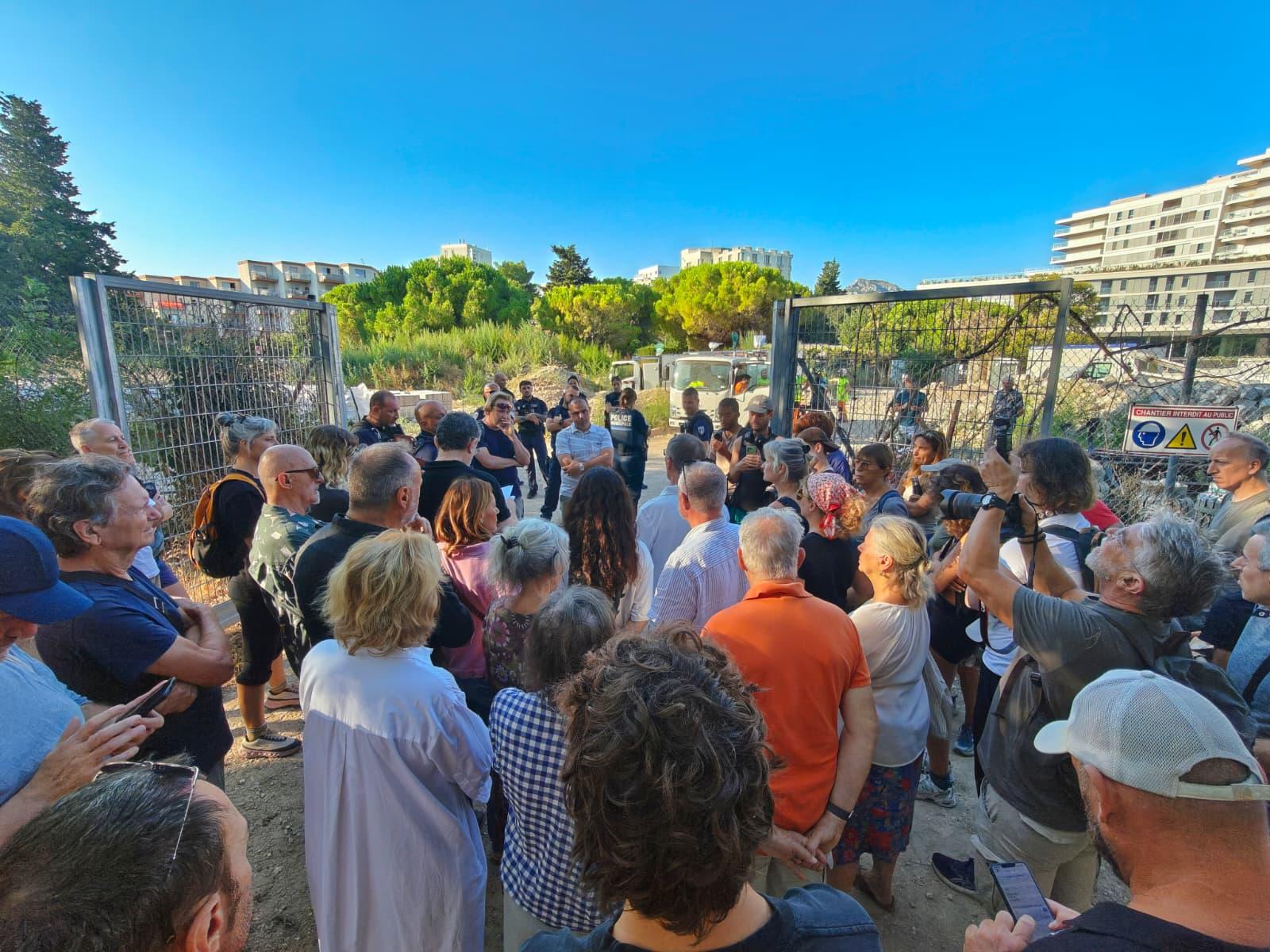 Colère citoyenne pour sauver 37 arbres du Parc Bonneveine à Marseille