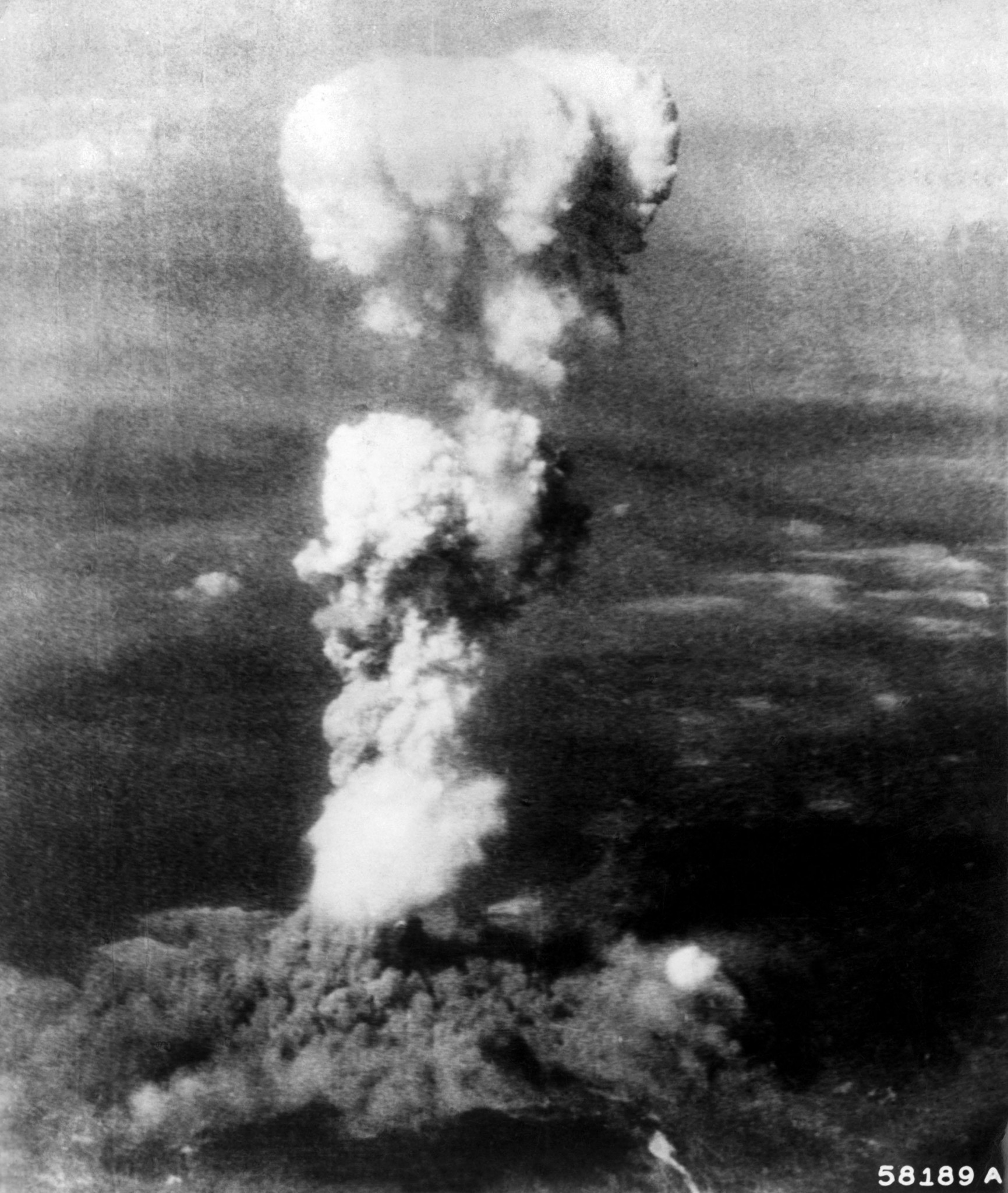 Pour l’abolition de l’arme atomique