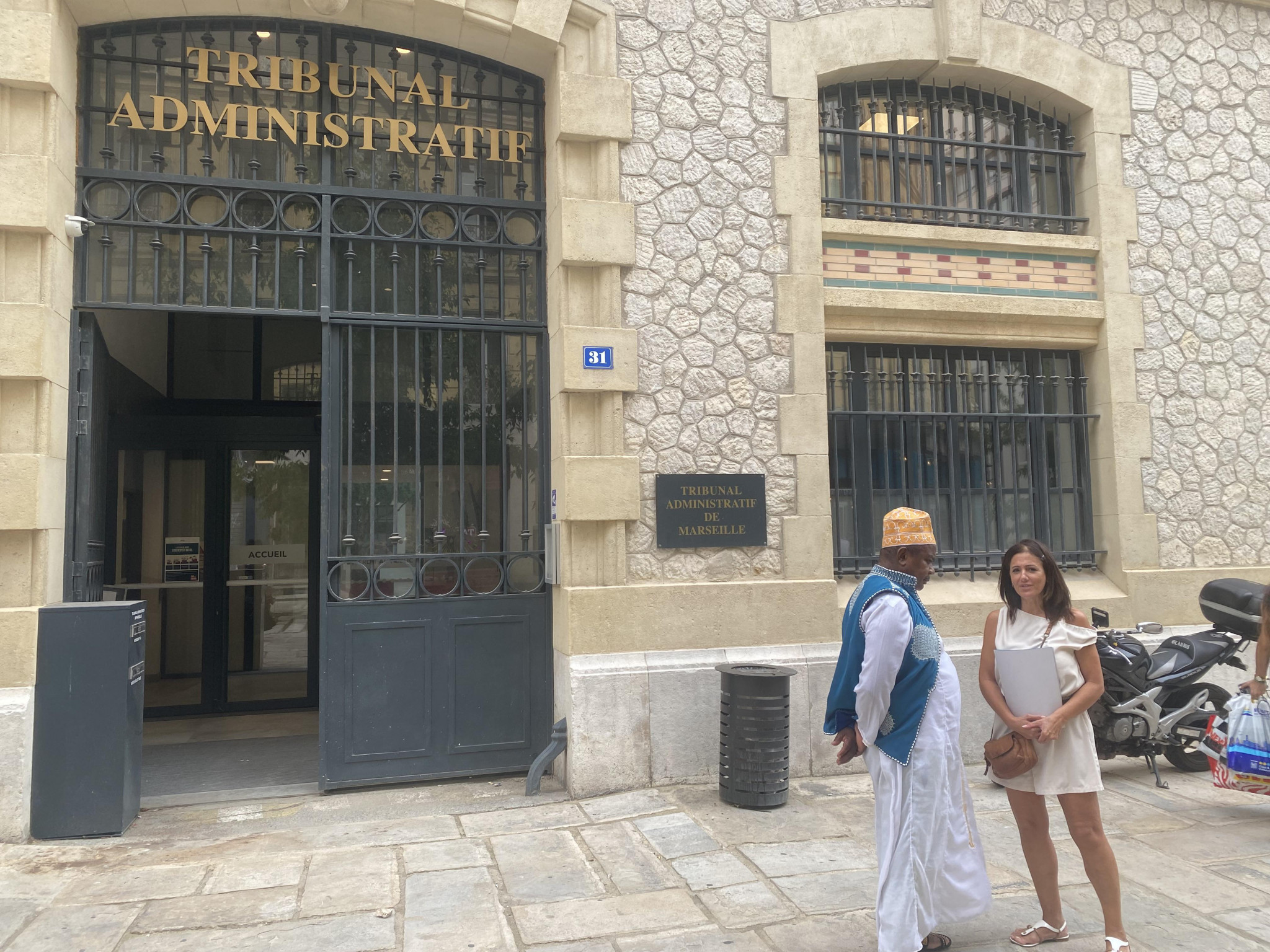 À La Ciotat, des restaurants poursuivis refusent de tirer le rideau