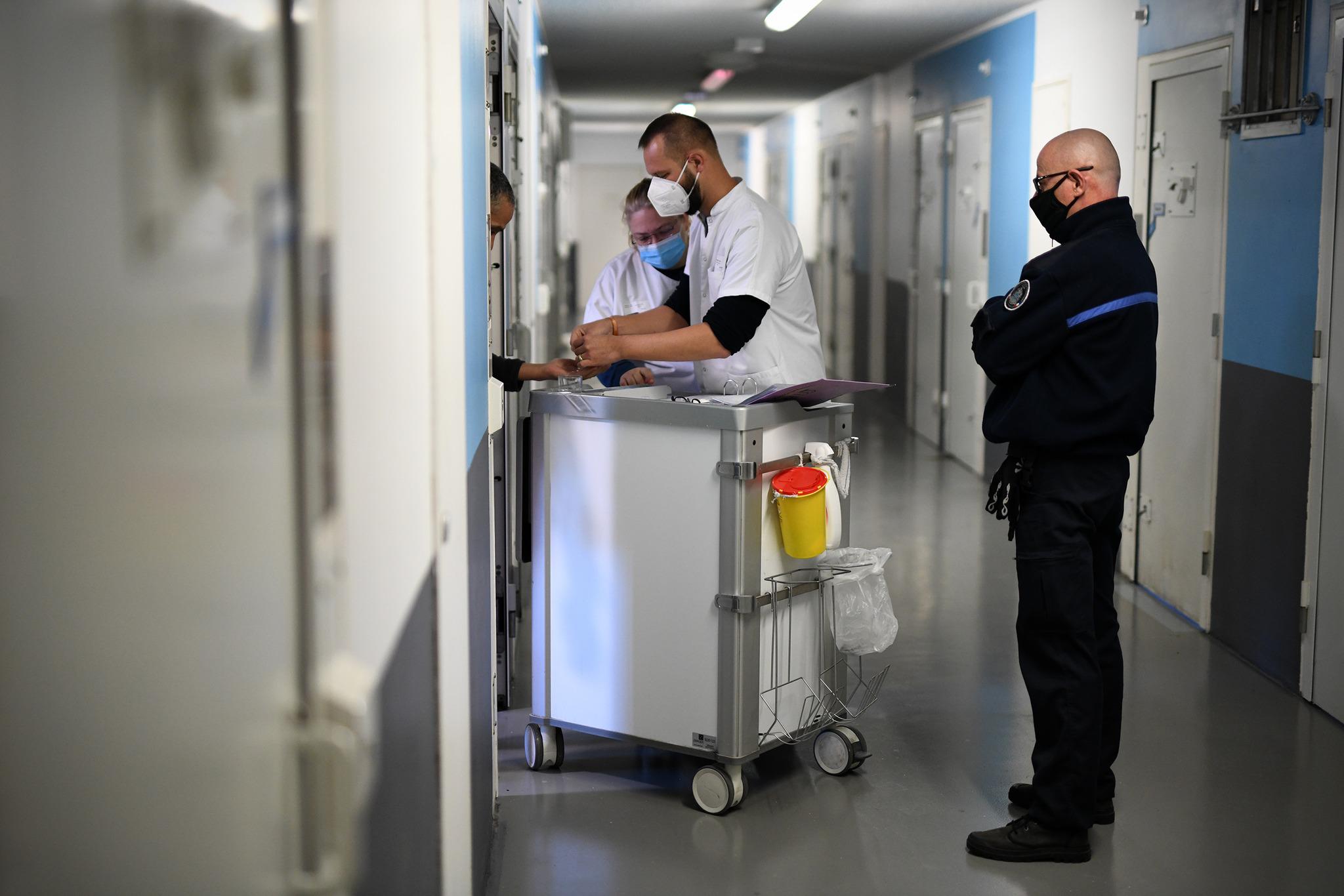 Améliorer l’accès aux soins pour les détenus