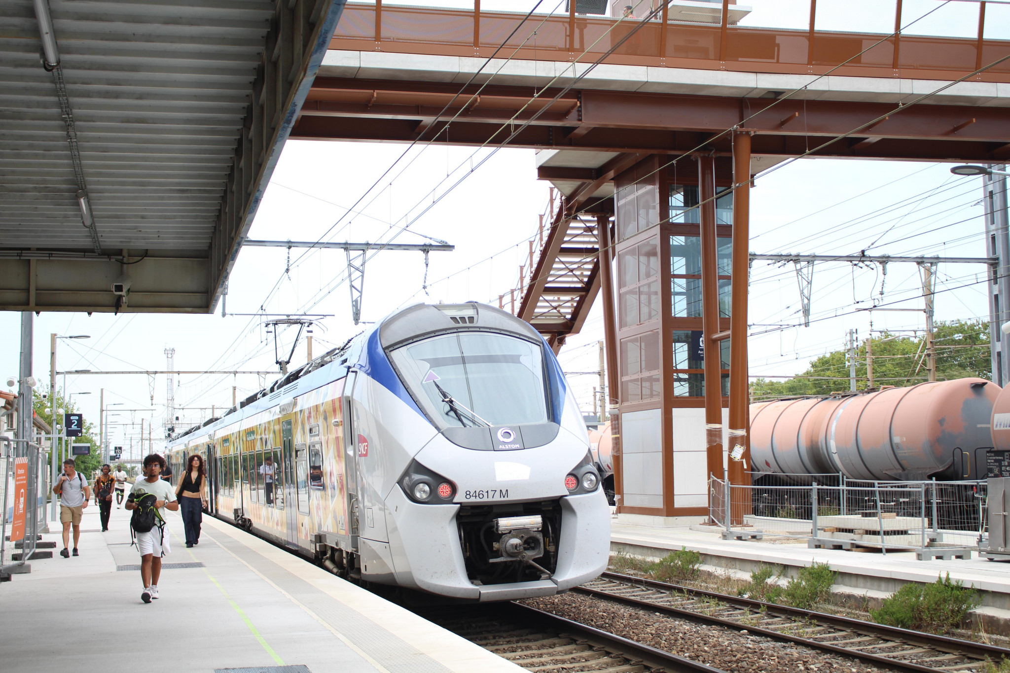 La nouvelle passerelle de la gare de Miramas est accessible aux voyageurs
