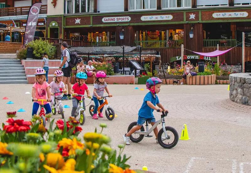 [C’est l’été] Course de vélopour petits à Praloup