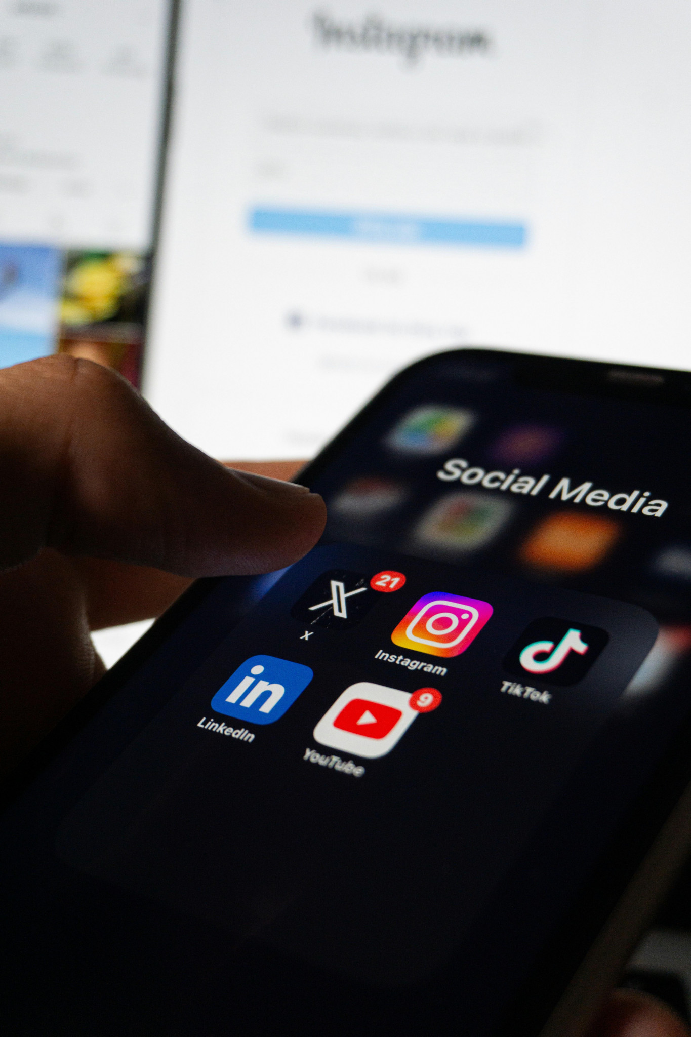 Le Conseil constitutionnel censure l’interdiction des réseaux sociaux aux moins de 15 ans