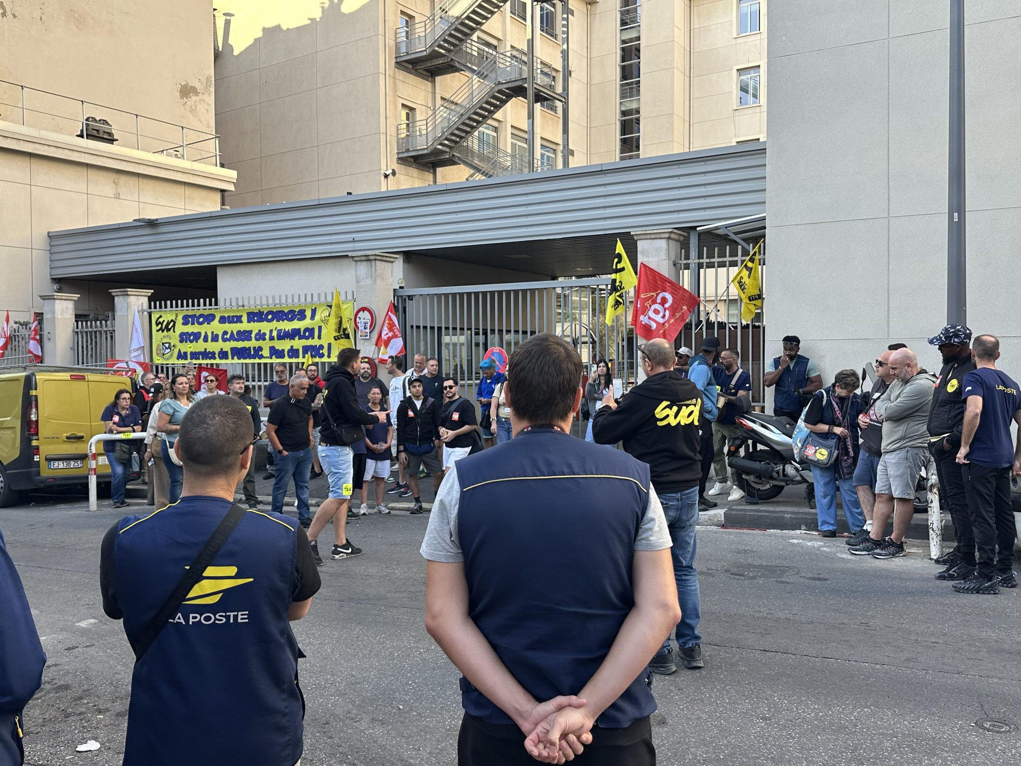 Les facteurs des Docks haussent le ton contre une réorganisation