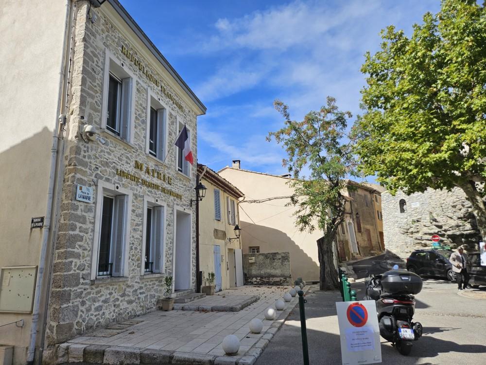 Un pas vers l’apaisement au sein du conseil municipal de Mimet