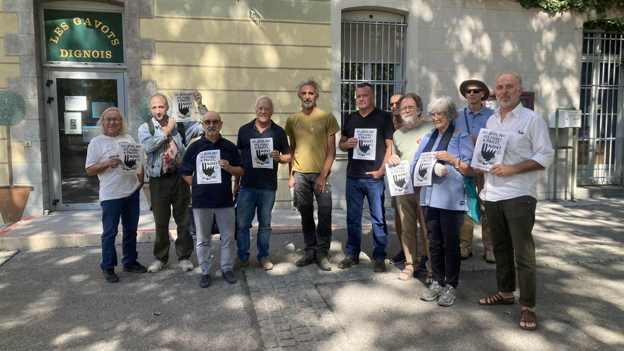 Vent debout contre l’élevage industriel de poules