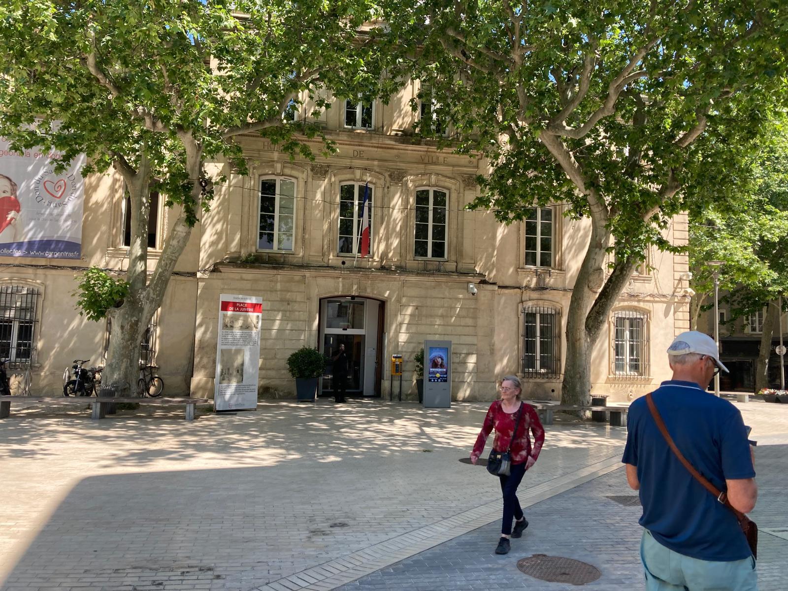 À Carpentras : une marche contre l’extrême-droite sous tension