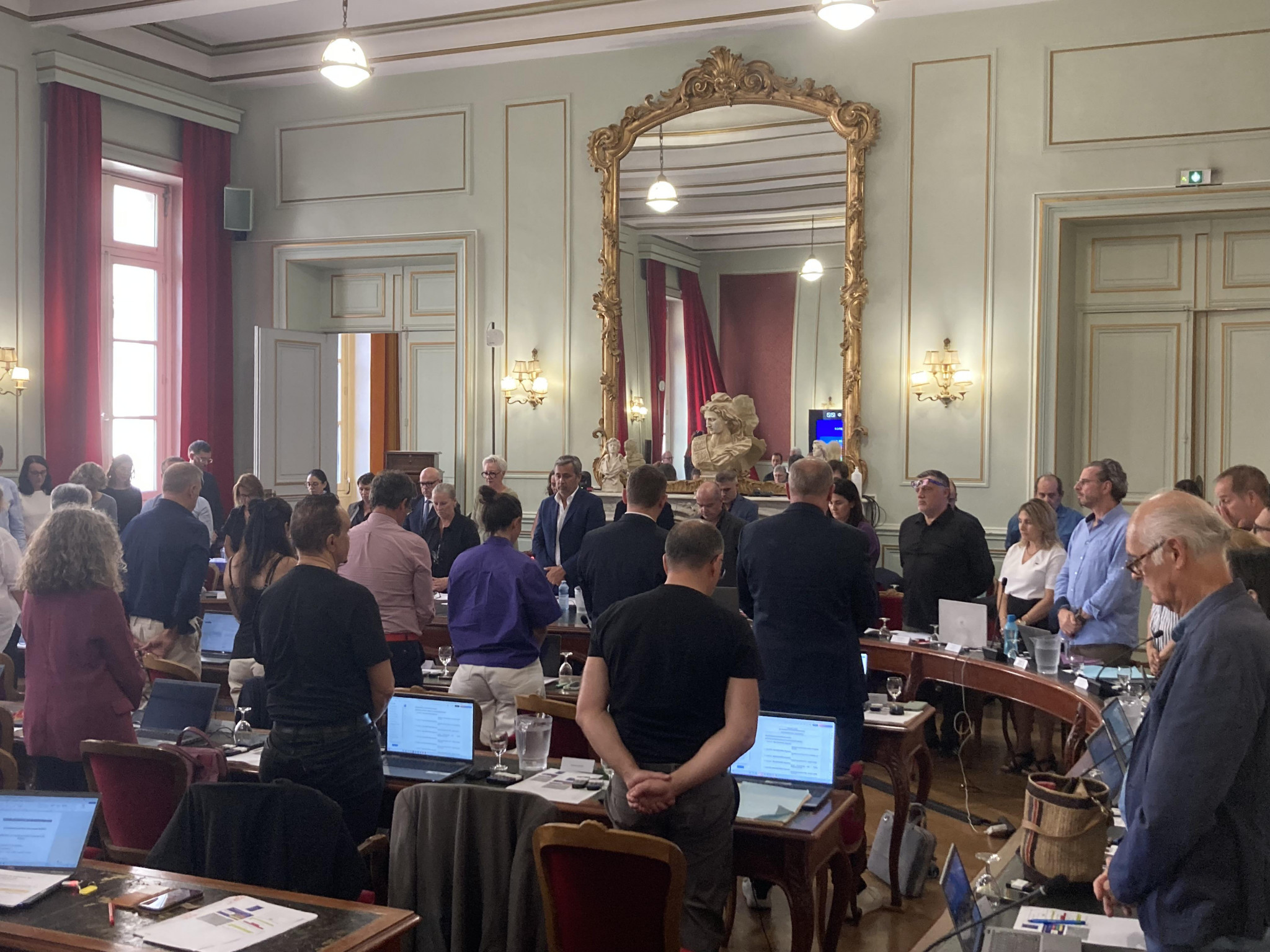 Cacophonie et invectives autour de la situation financière d’Avignon