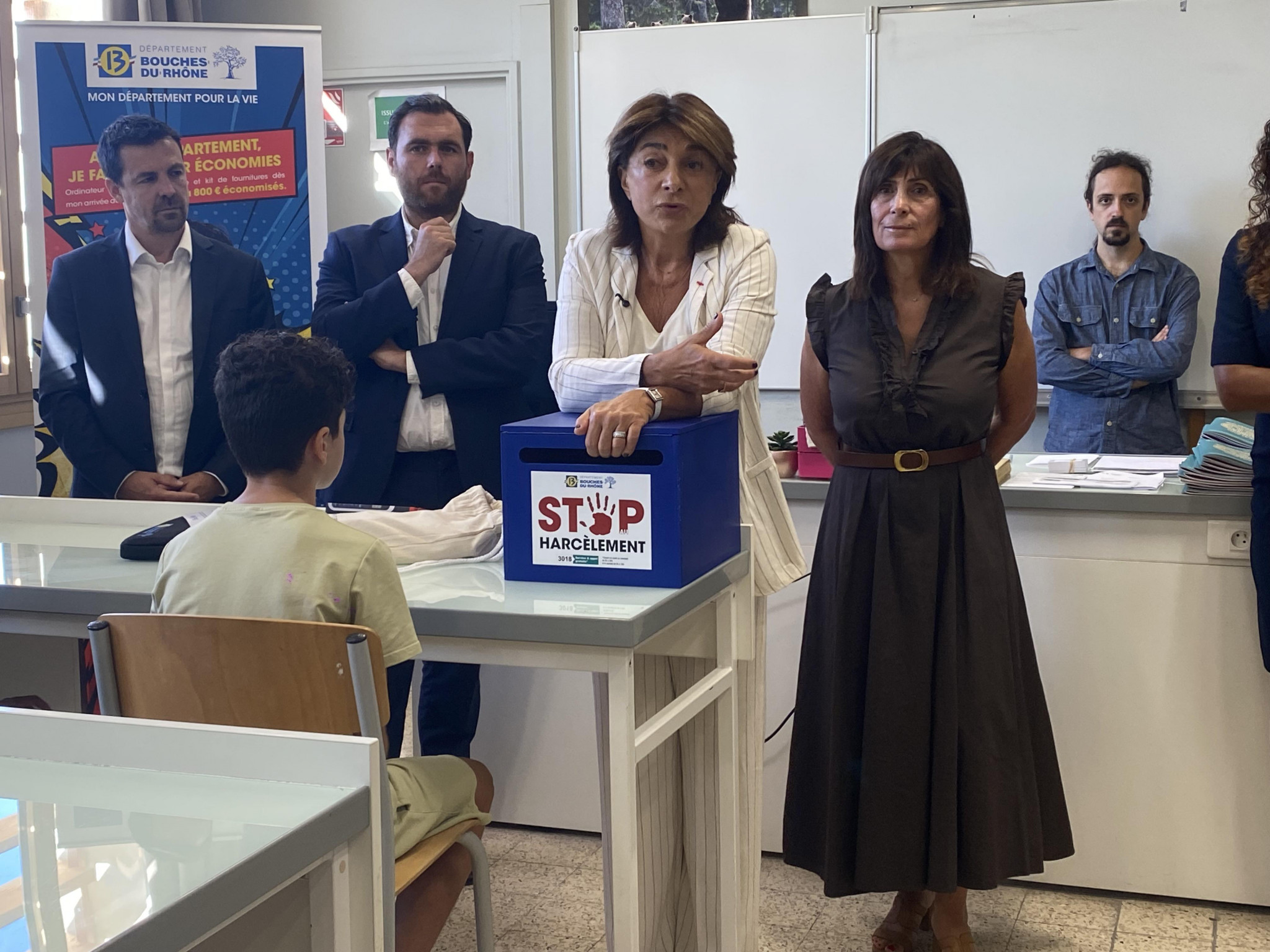 À Marseille, les 6e découvrent des classes rénovées