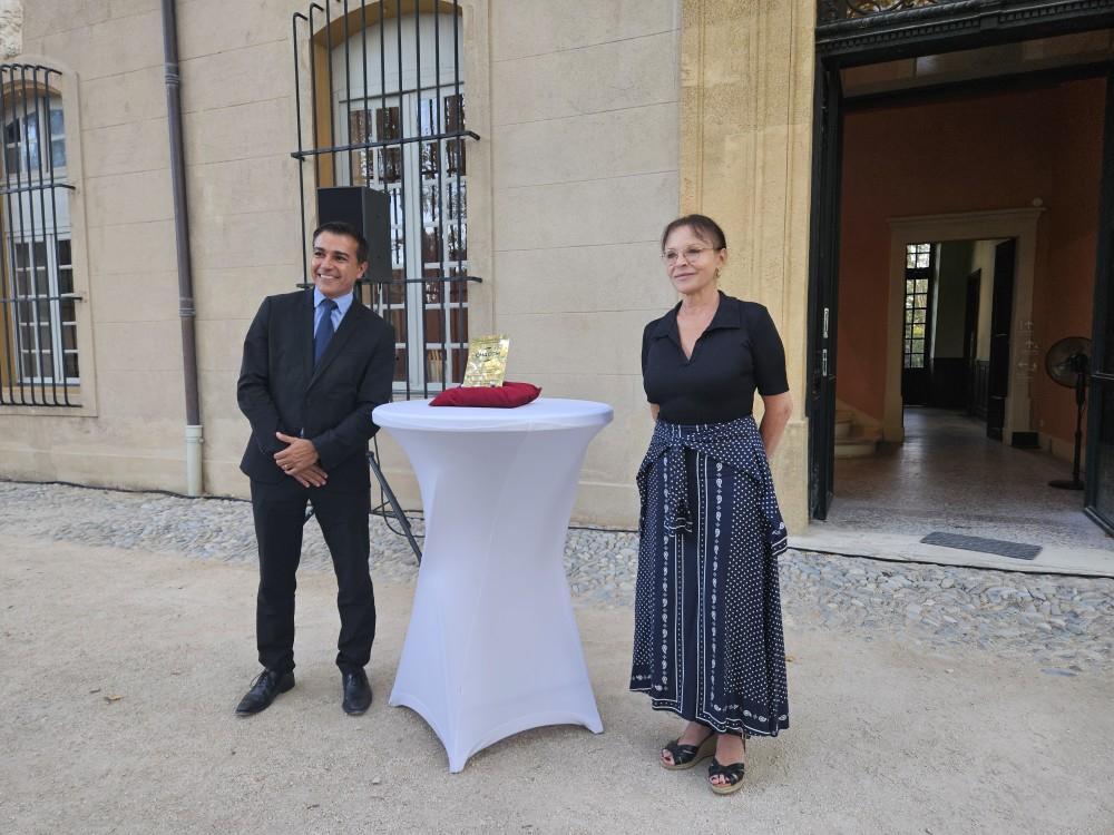 Chez Cezanne, une plaque pour l’armateur CMA-CGM