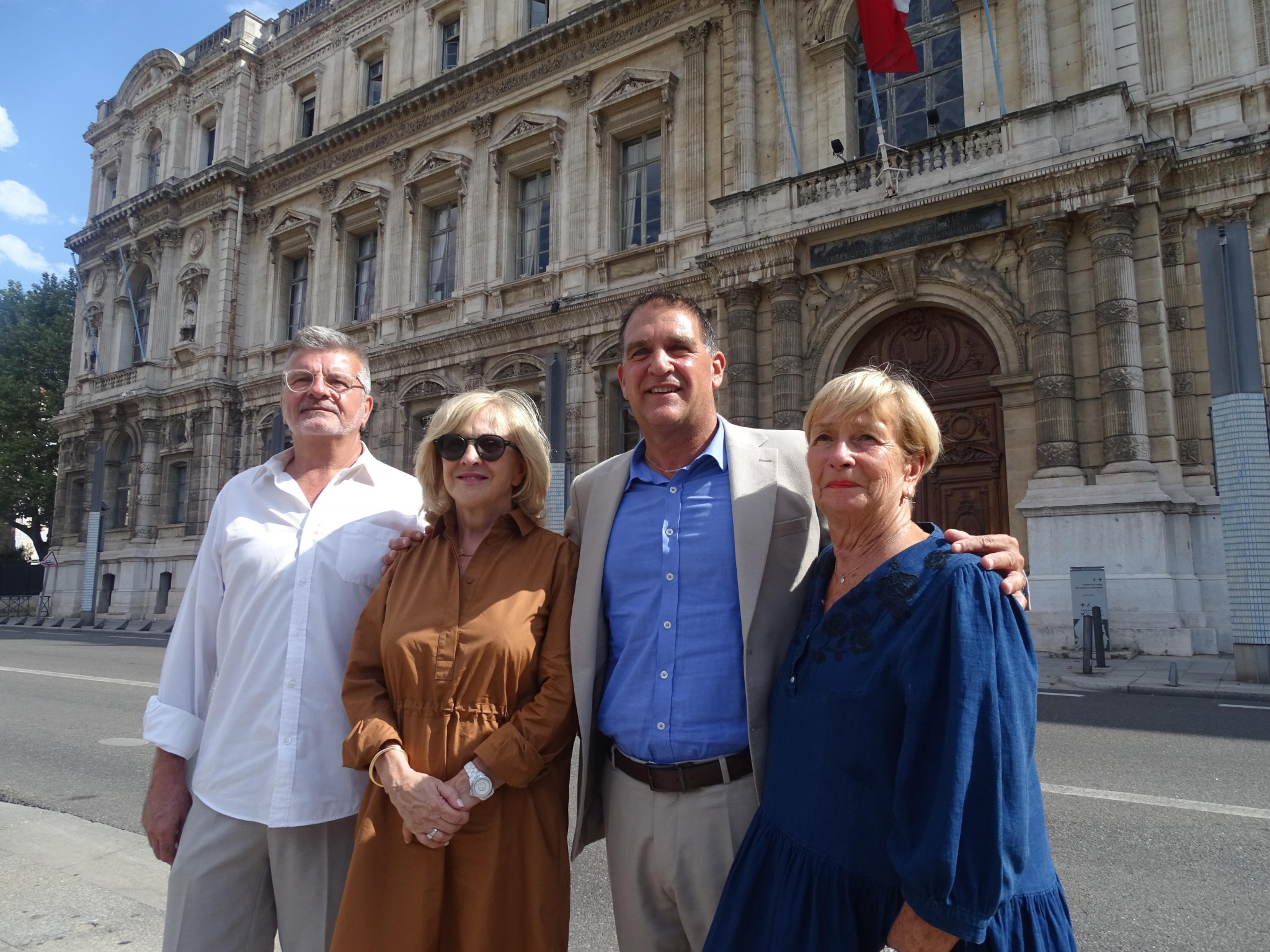 La droite vers le Sénat en rangs dispersés dans les Bouches-du-Rhône