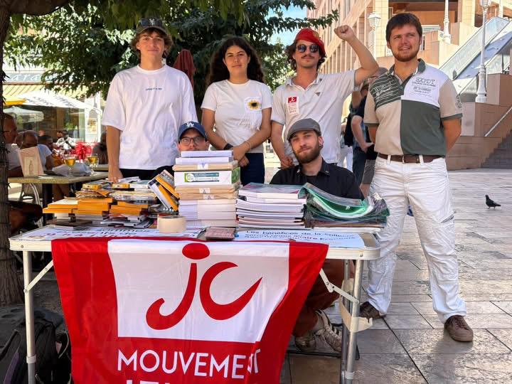 Les Jeunes communistes solidaires avec les étudiants à Toulon