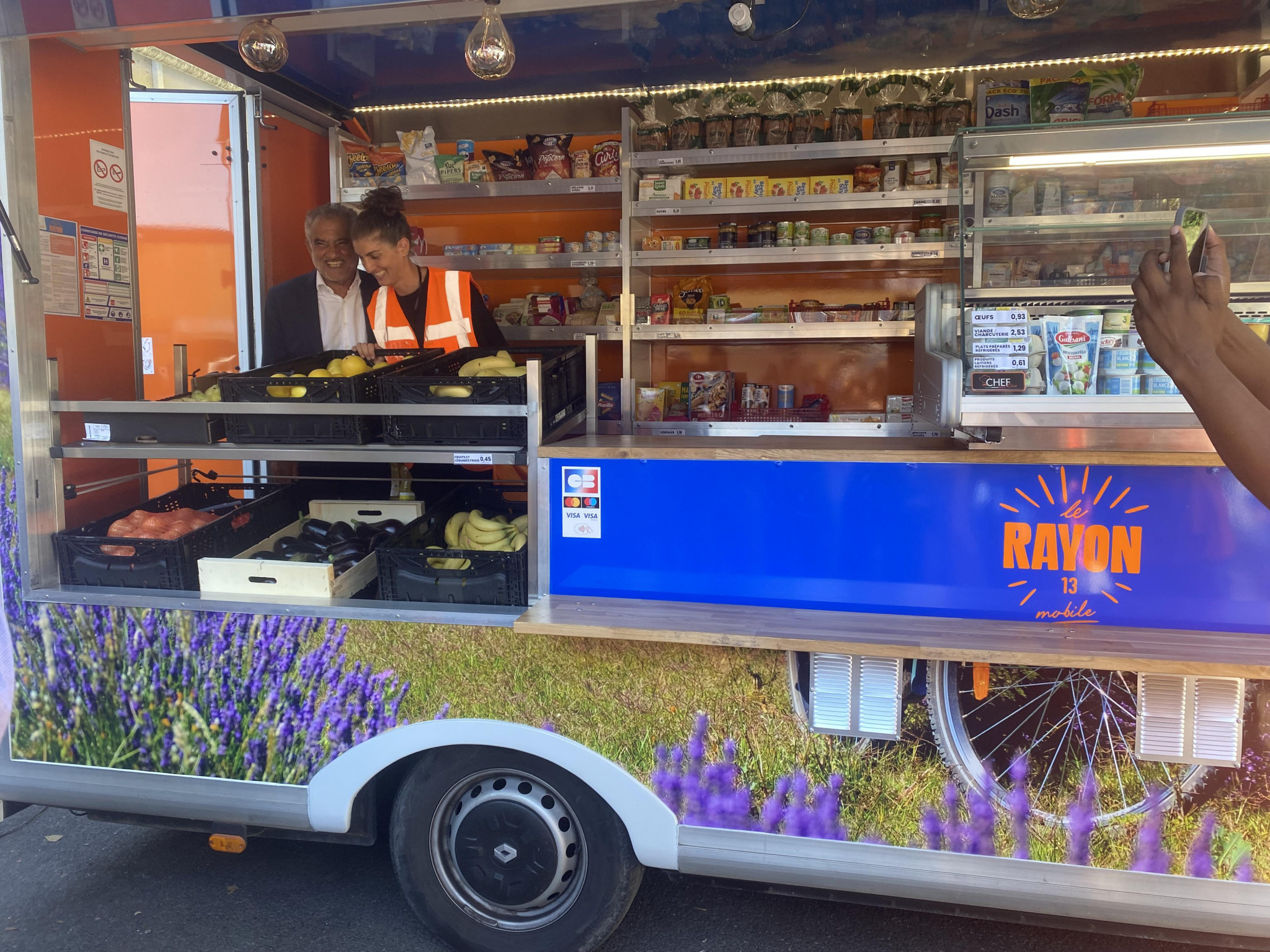 La Banque alimentaire inaugure un camion itinérant à Marseille