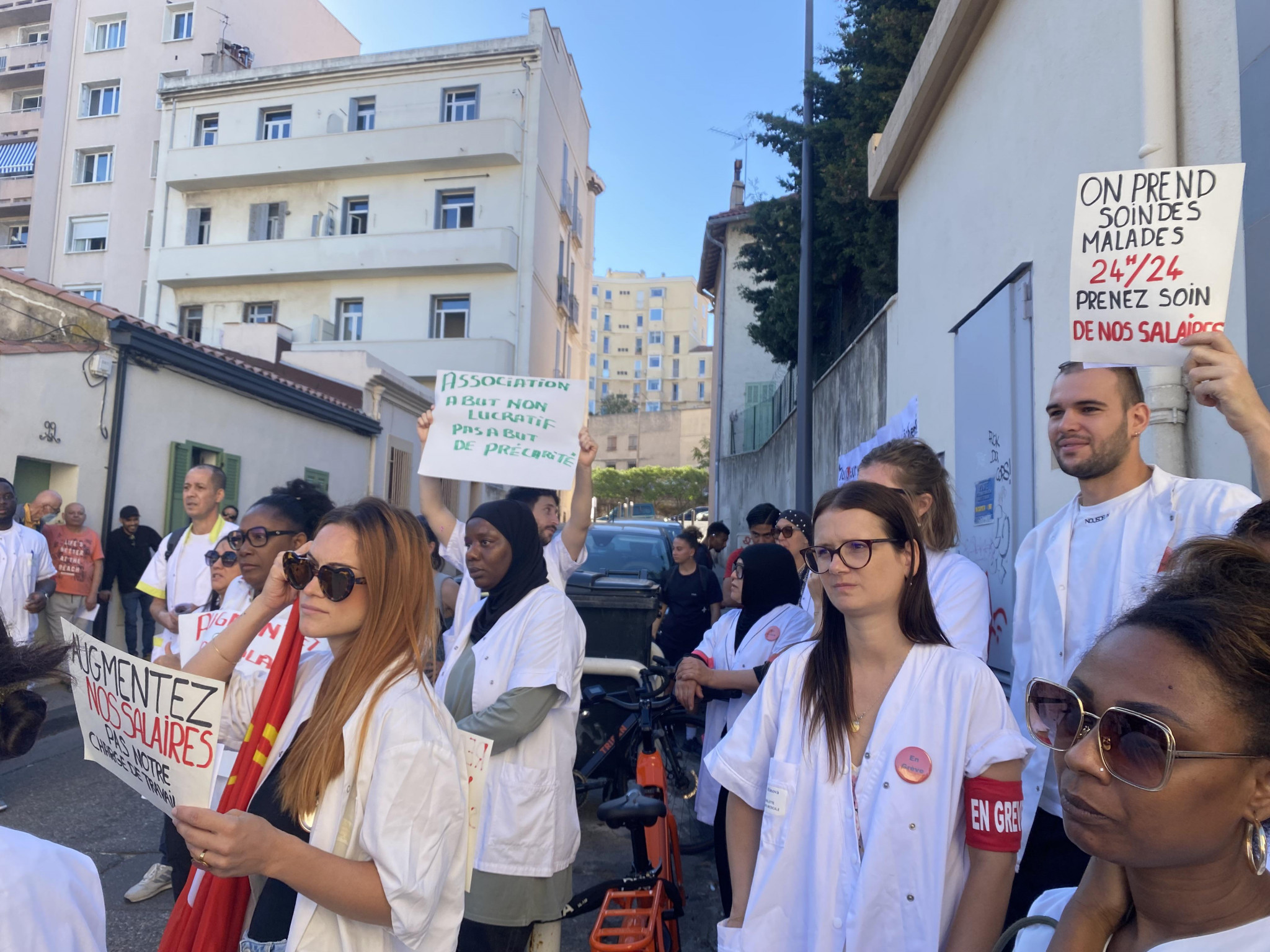 Les soignants de la clinique l’Angelus en grève pour une revalorisation des salaires