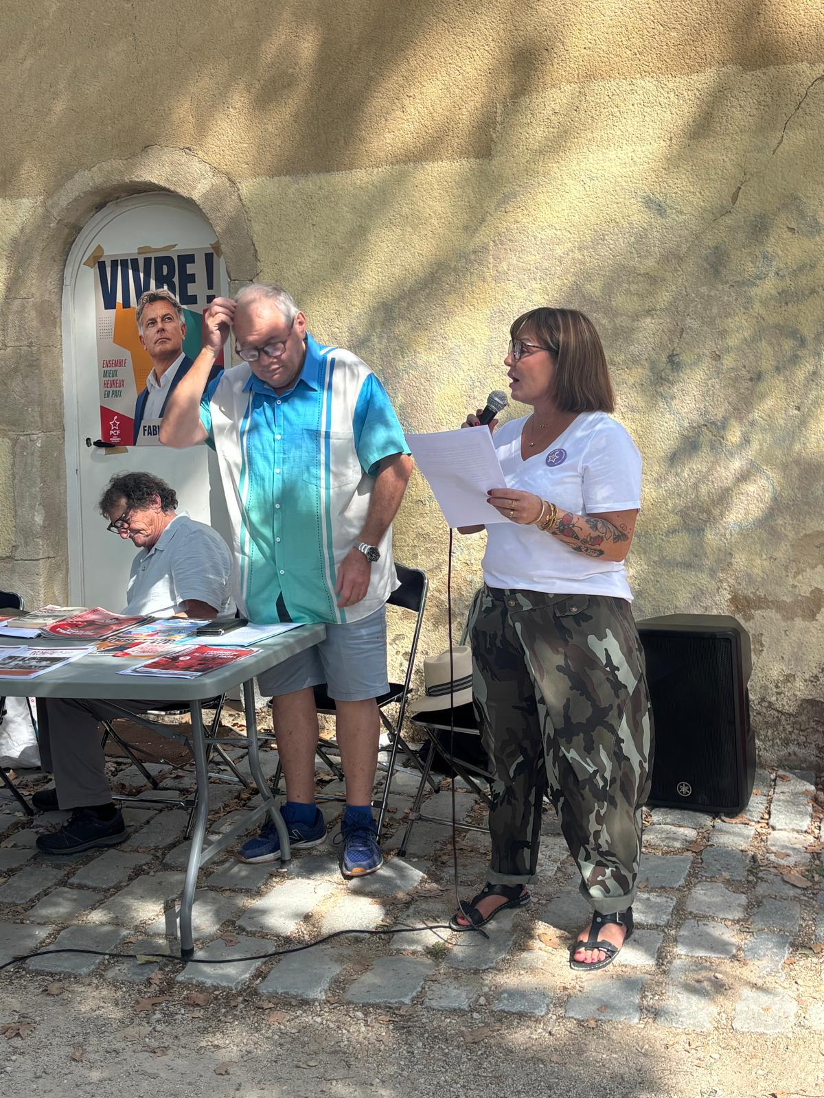 En campagne à Vitrolles, pour Fabien Roussel face à la précarité
