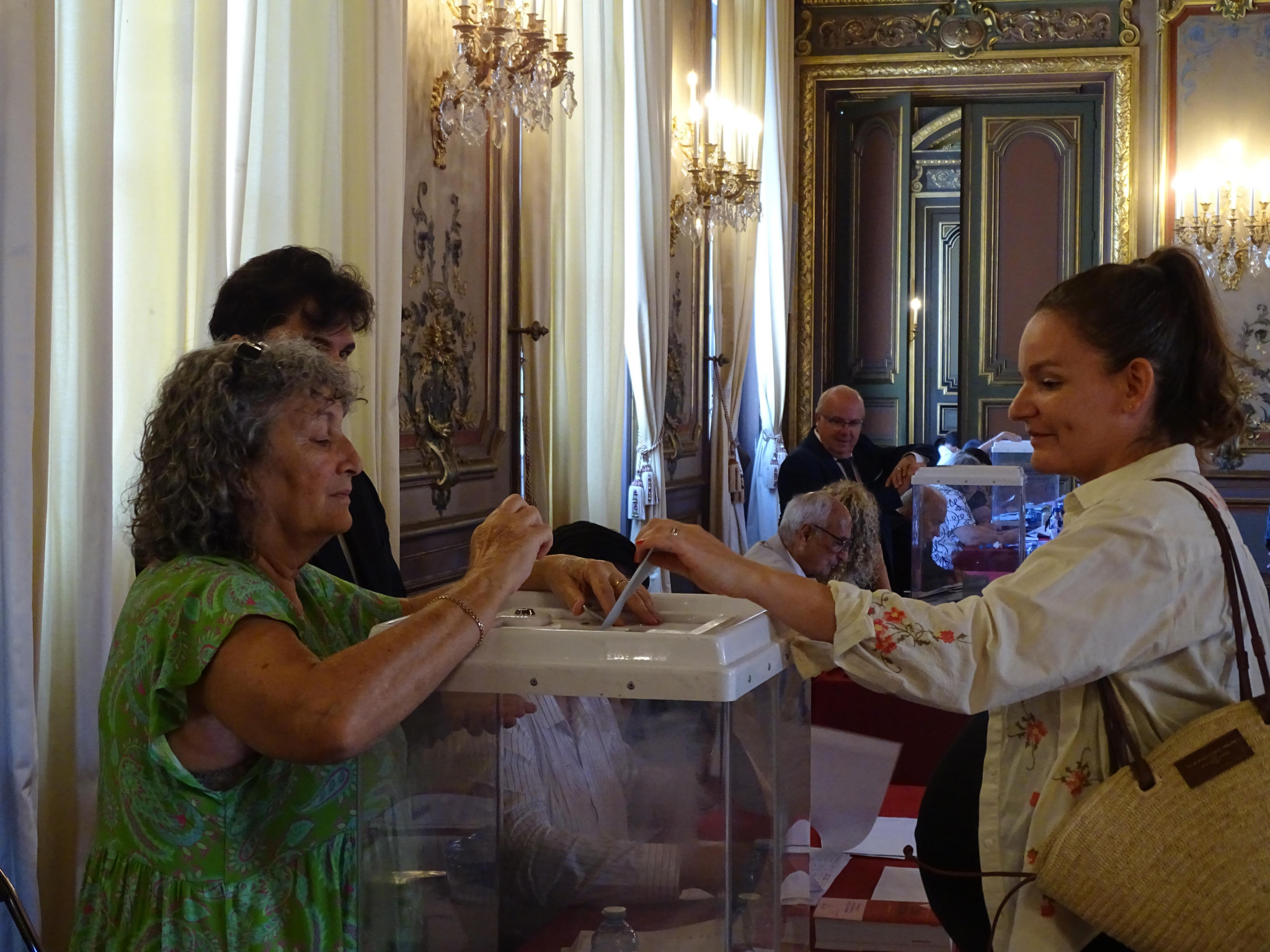 Sénatoriales dans les Bouches-du-Rhône : la gauche conserve ses trois élus, le RN en obtient deux