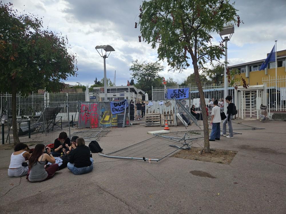 Pays d’Aix : blocus au lycée Georges-Duby