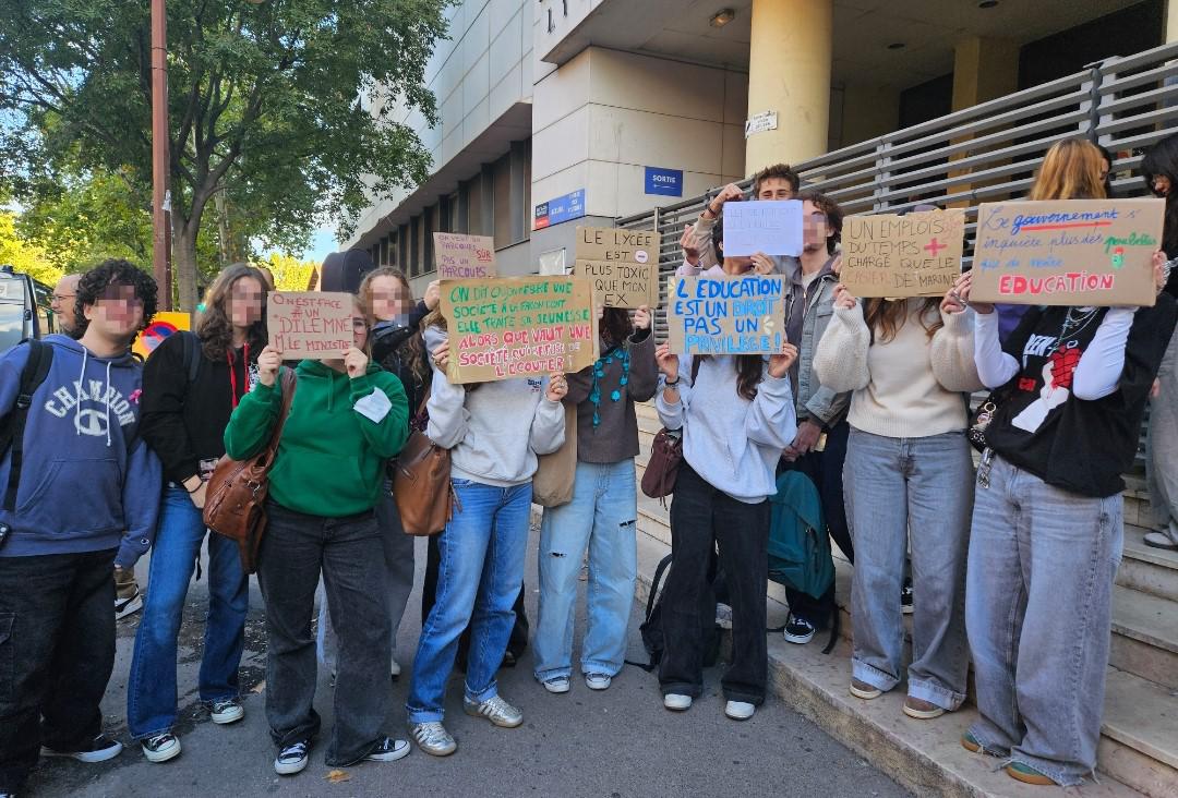 À Aix, des parents viennent superviser les lycéens qui font blocus