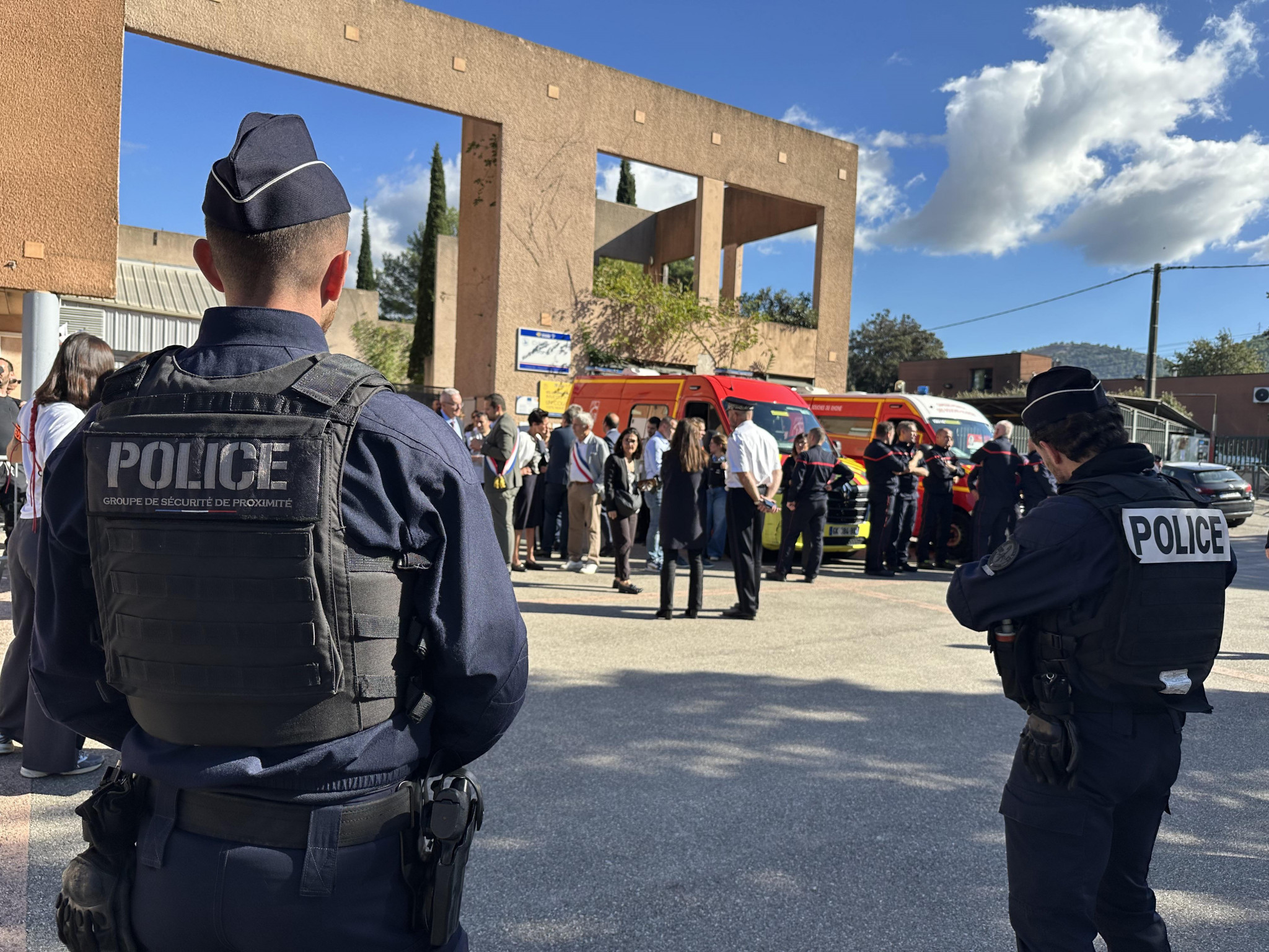 Tirs dans un collège&nbsp;: Aubagne sous le choc
