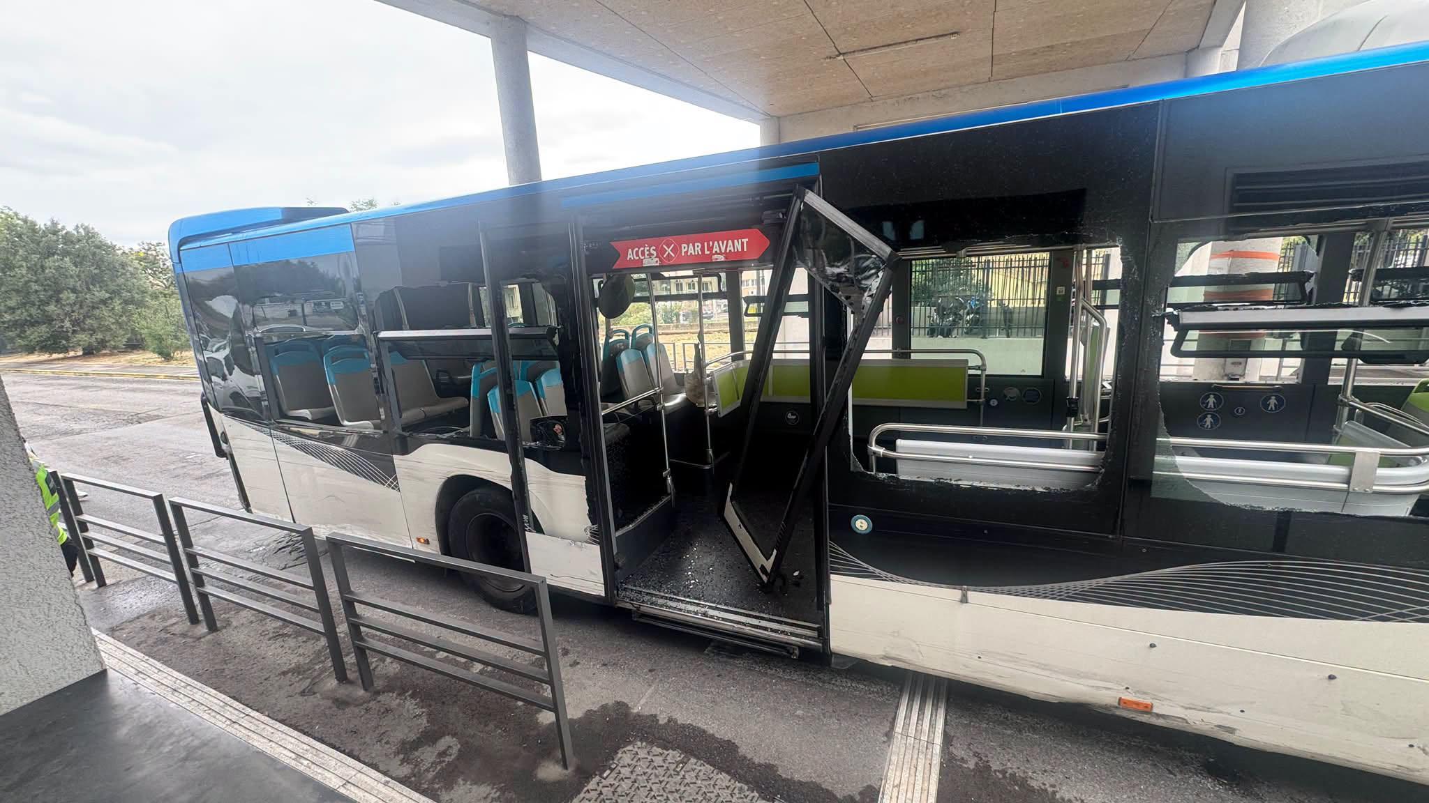 Incidents en marge des blocages&nbsp;: les transports publics paralysés
