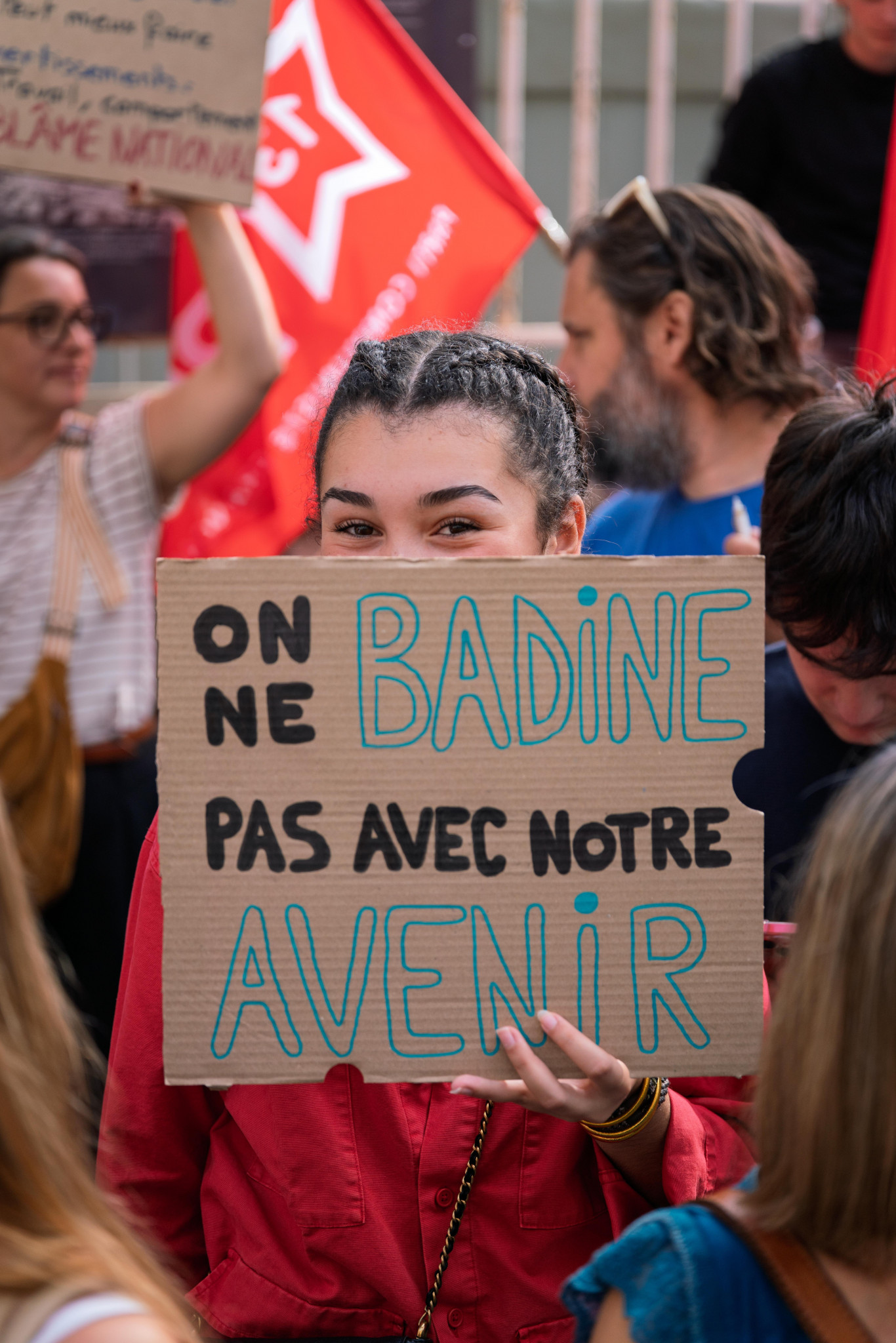 Les lycéens et travailleurs d’Arles manifestent ensemble