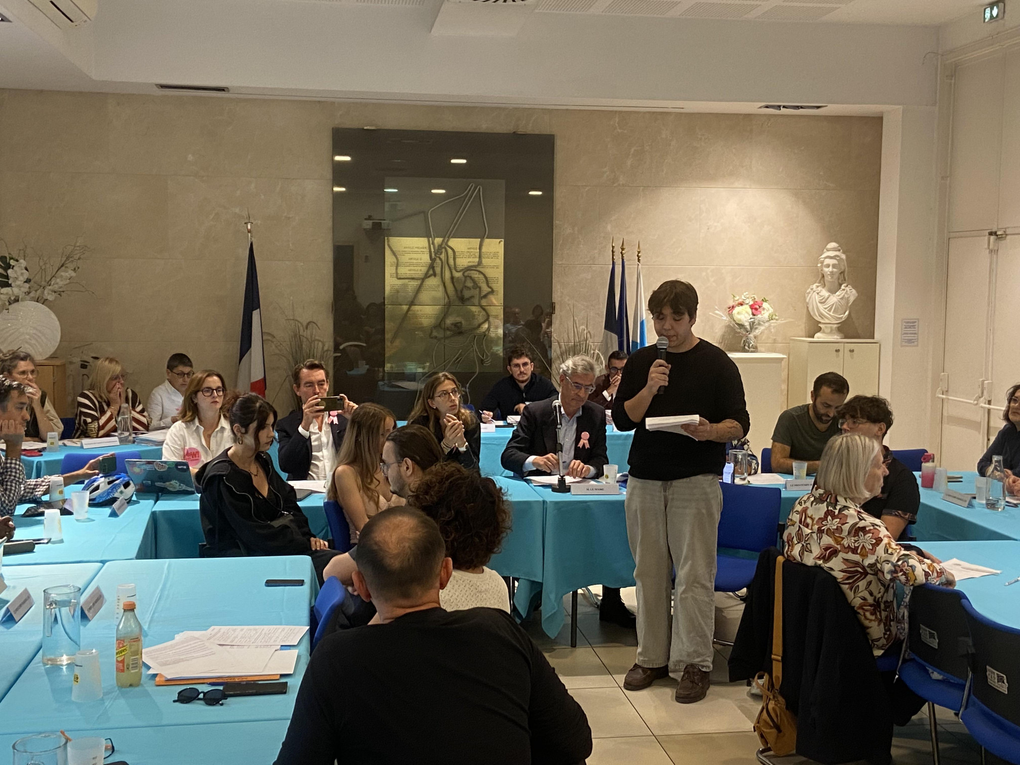 À Marseille, les élèves de Marie-Curie salués en mairie des 4-5