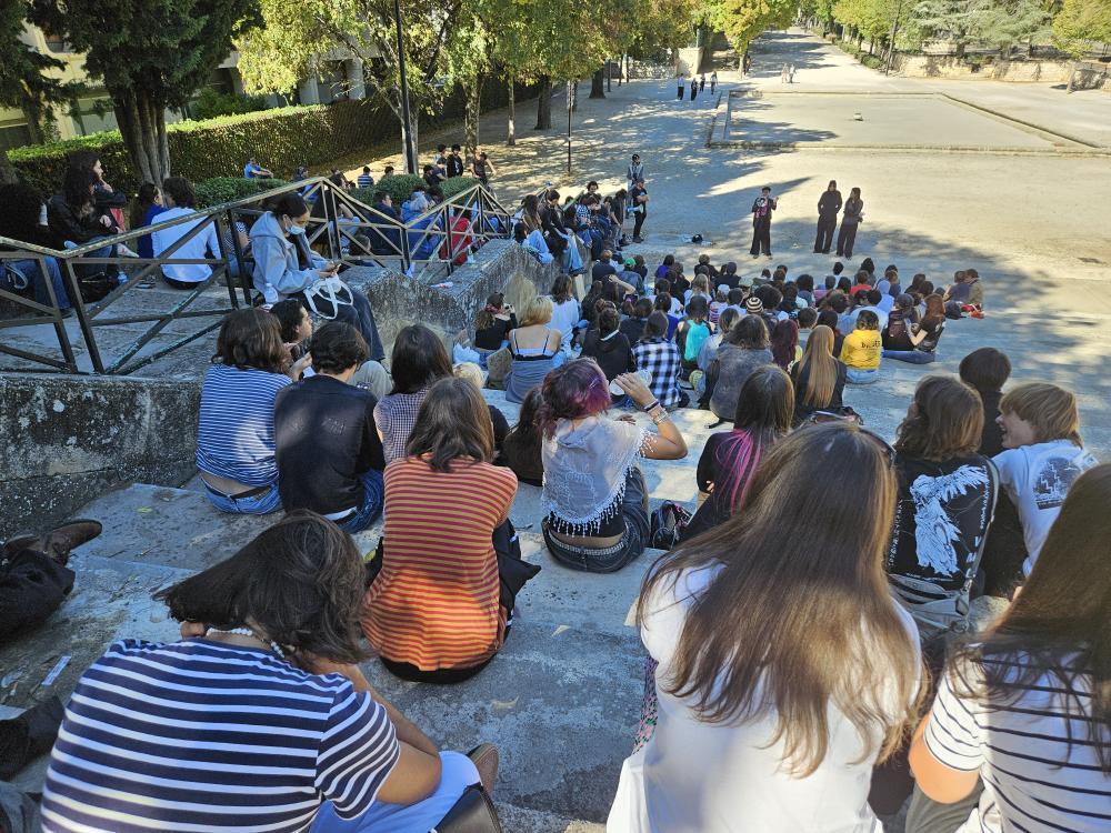 En coulisses, lycéens et étudiants planchent sur leur organisation